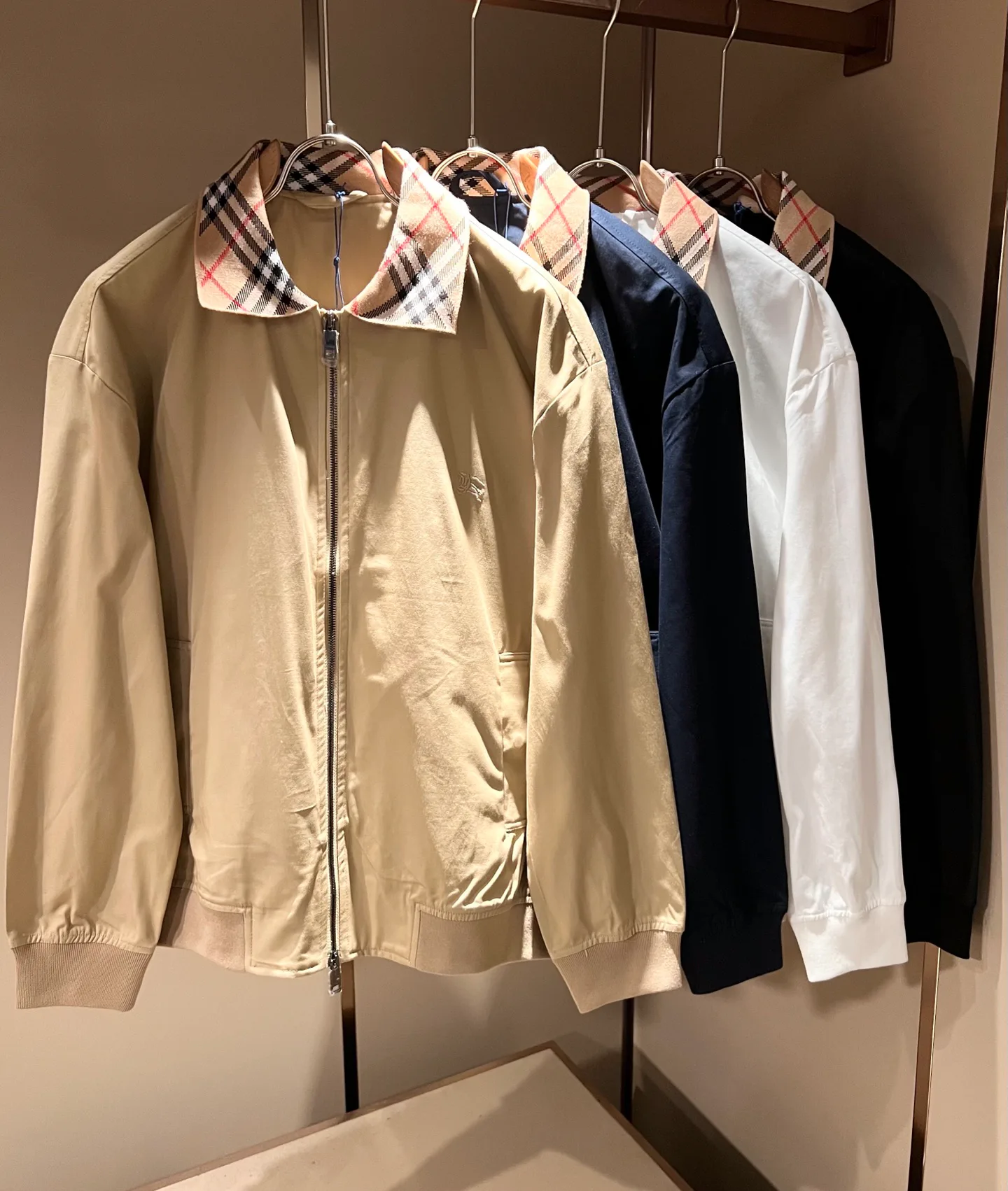 Men's Jackets And Down Jackets BURBERRY 18343146