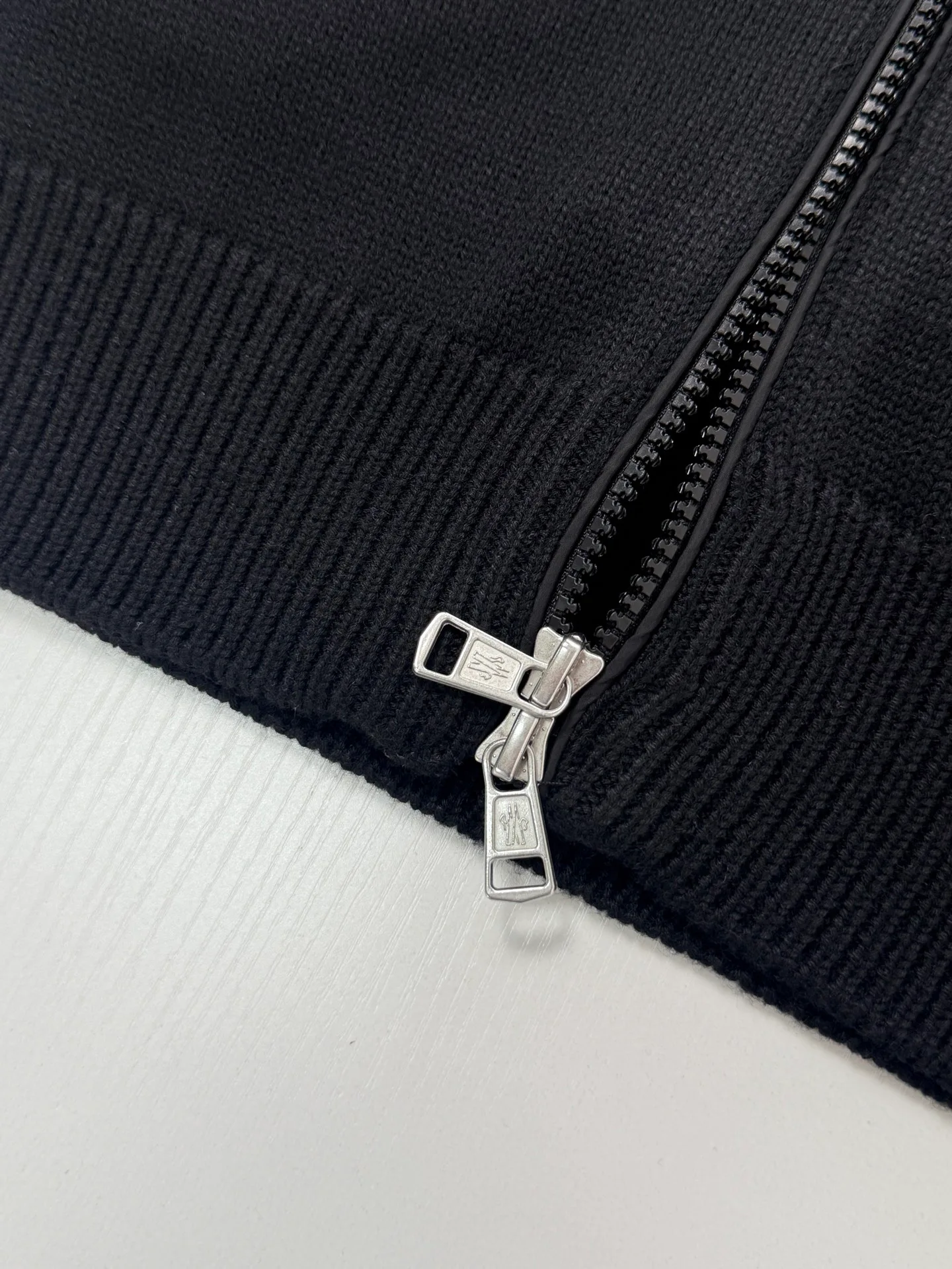 Men's Jackets And Down Jackets MONCLER 18179094