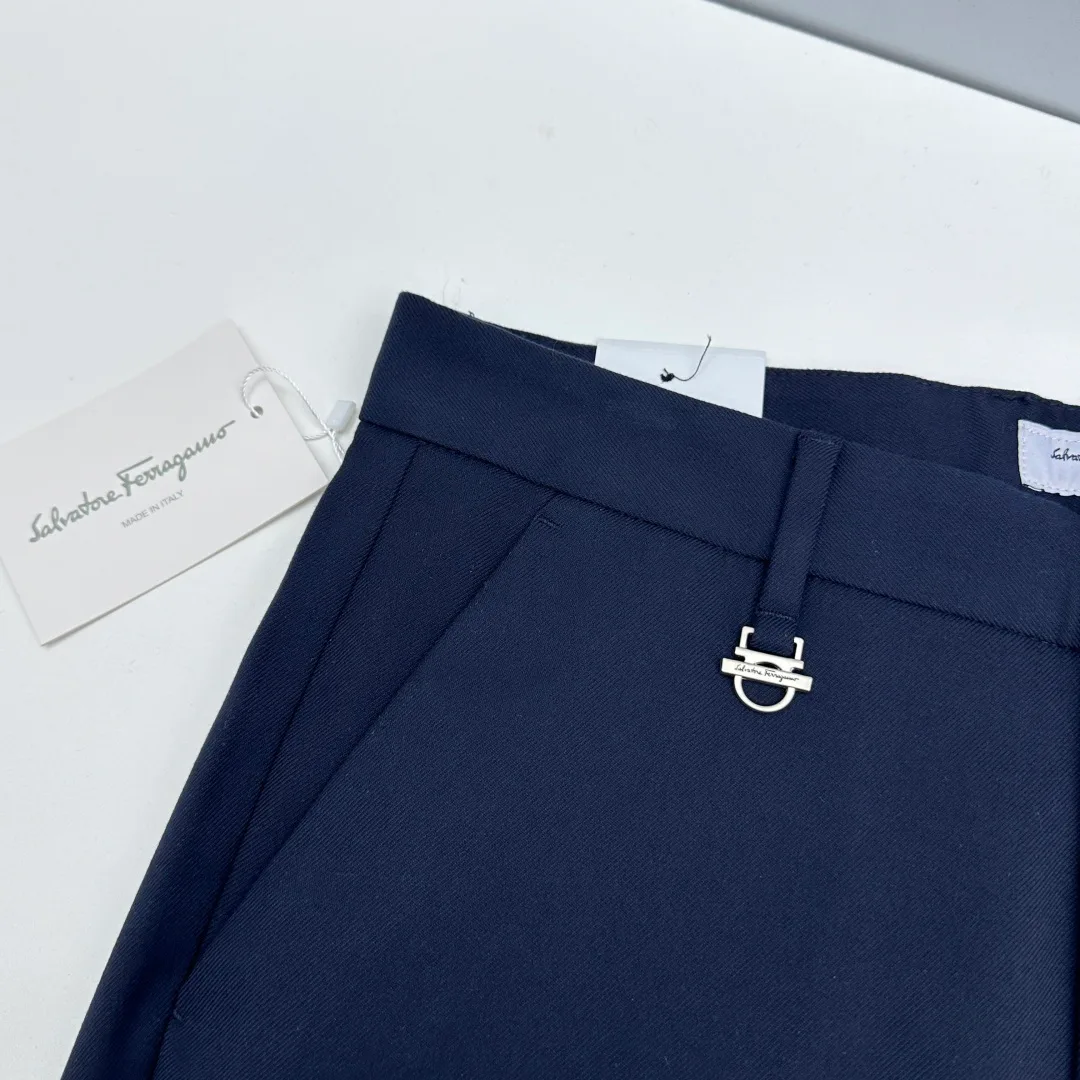 Men's Trousers SALVATORE FERRAGAMO 18246807