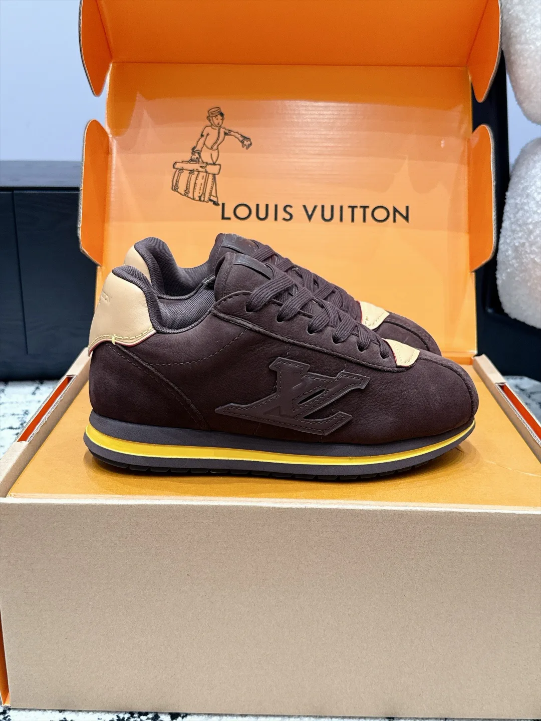 Women's Sneakers LOUIS VUITTON 18406459