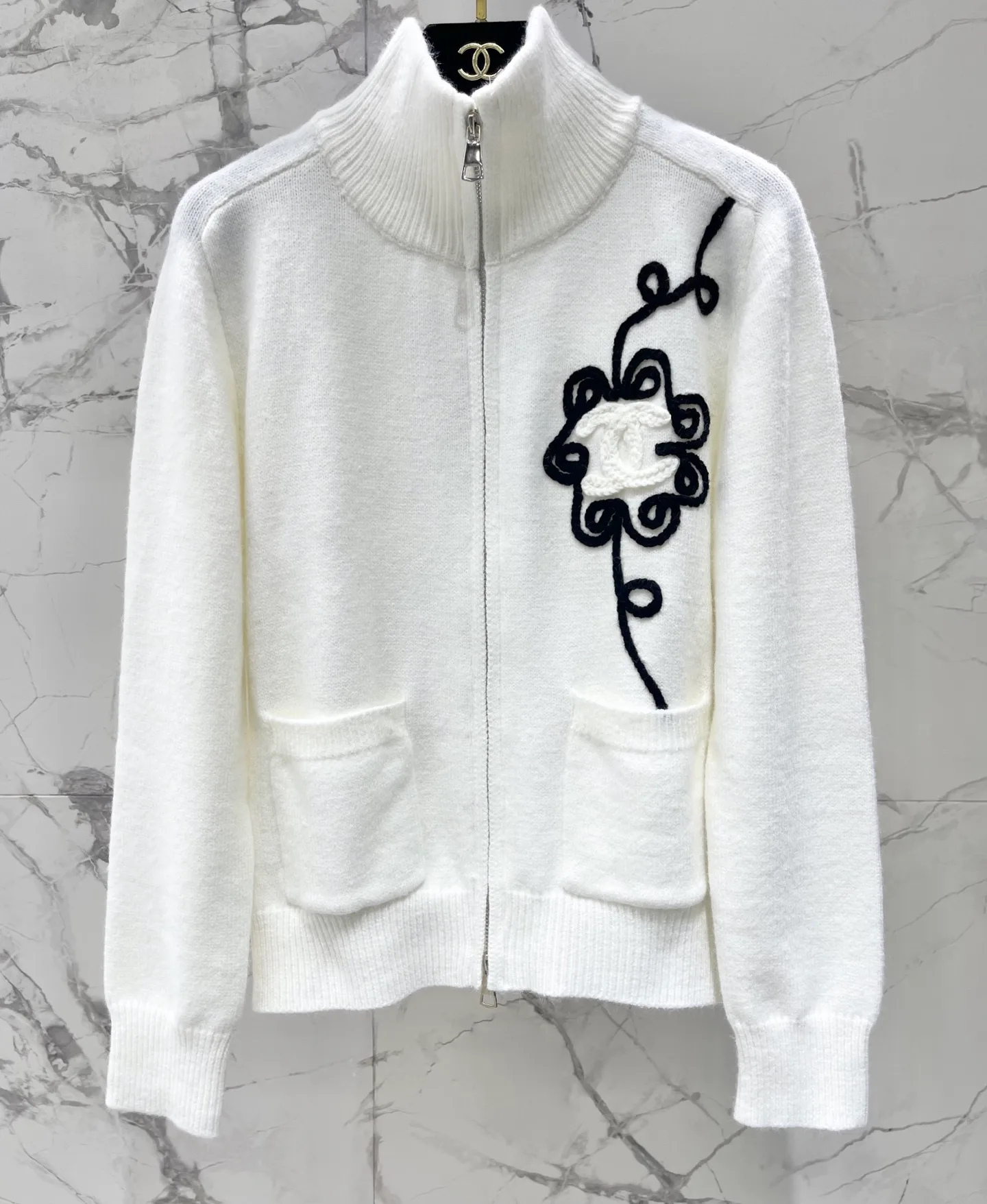 Women's Jumpers And Sweaters CHANEL 18137921