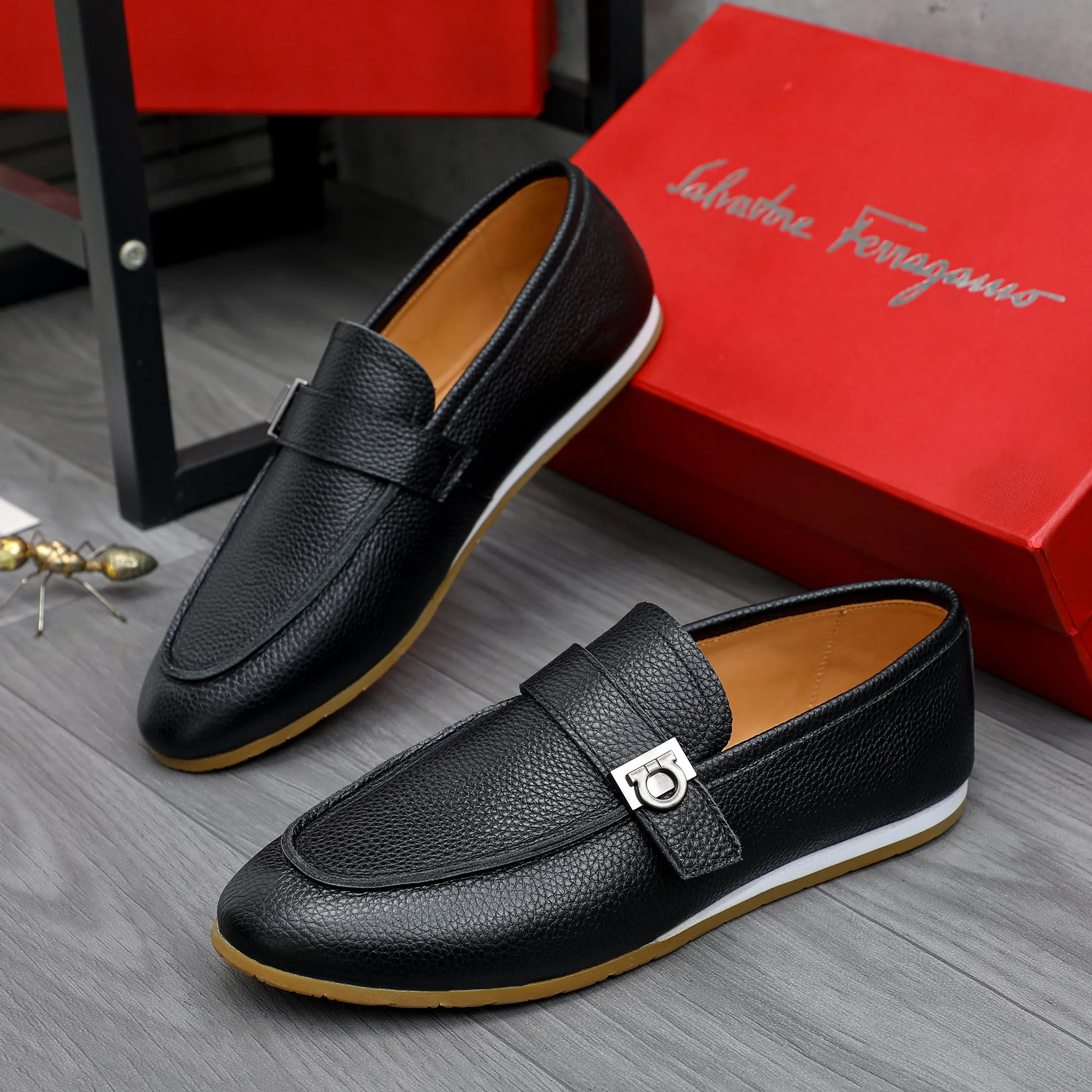 Men's Loafers And Dress Shoes SALVATORE FERRAGAMO 17366798