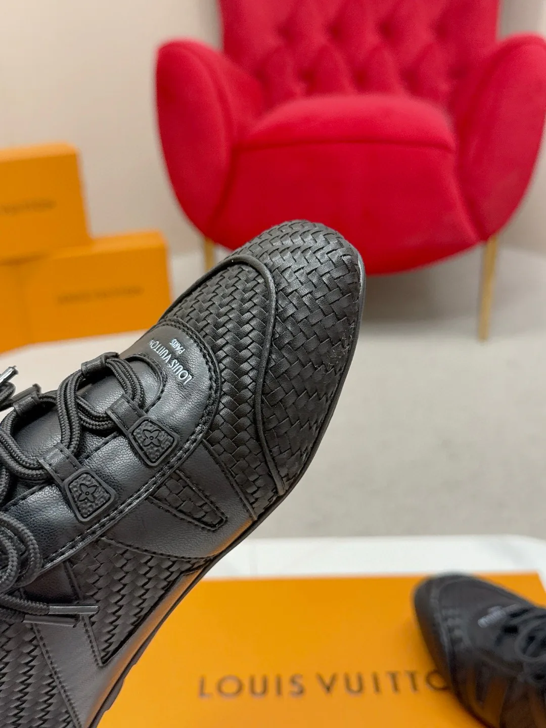 Women's Sneakers LOUIS VUITTON 17704485
