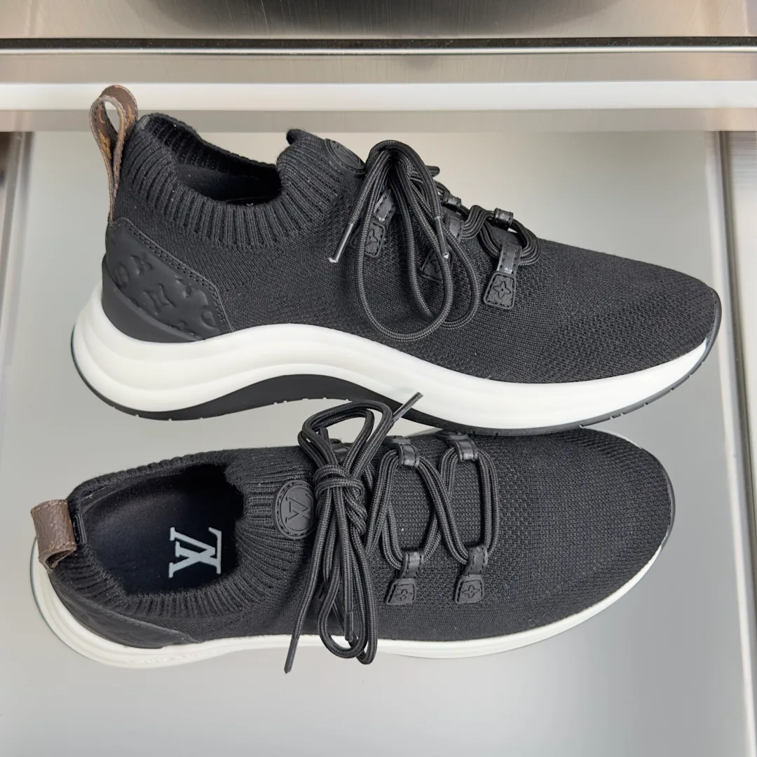 Women's Sneakers LOUIS VUITTON 17950524