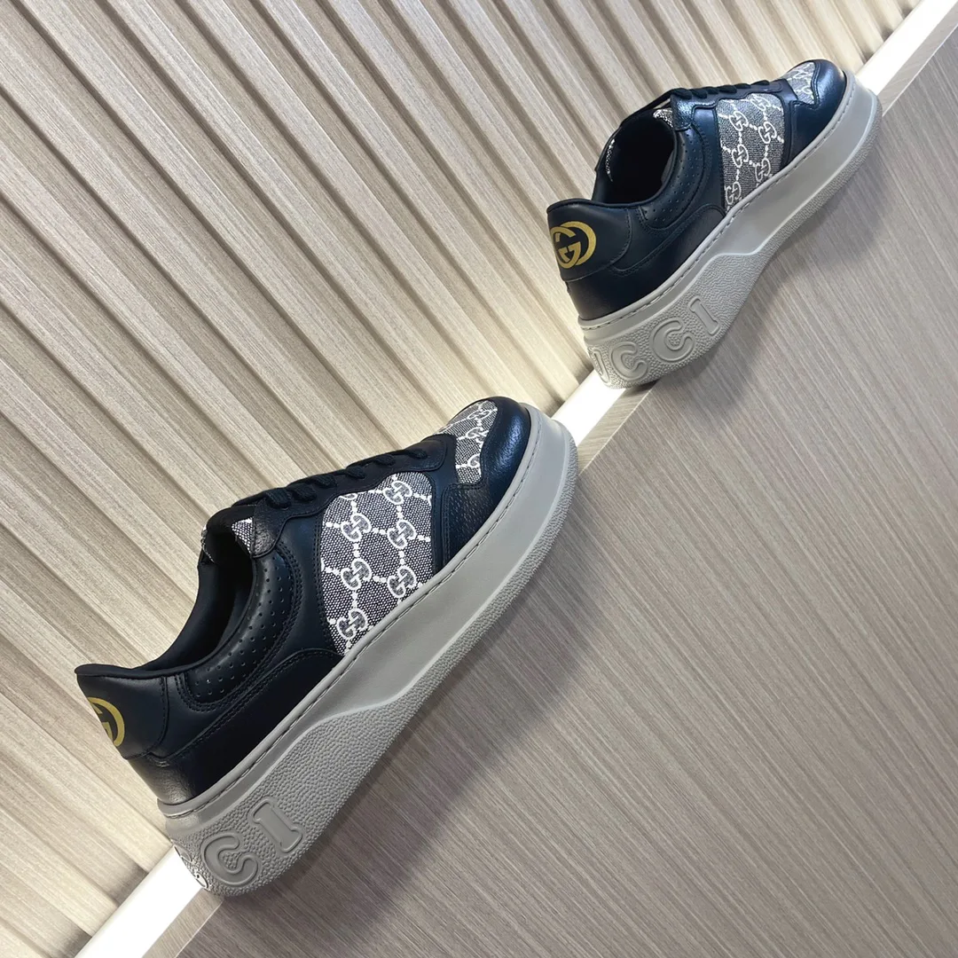 Women's Sneakers GUCCI 18011329