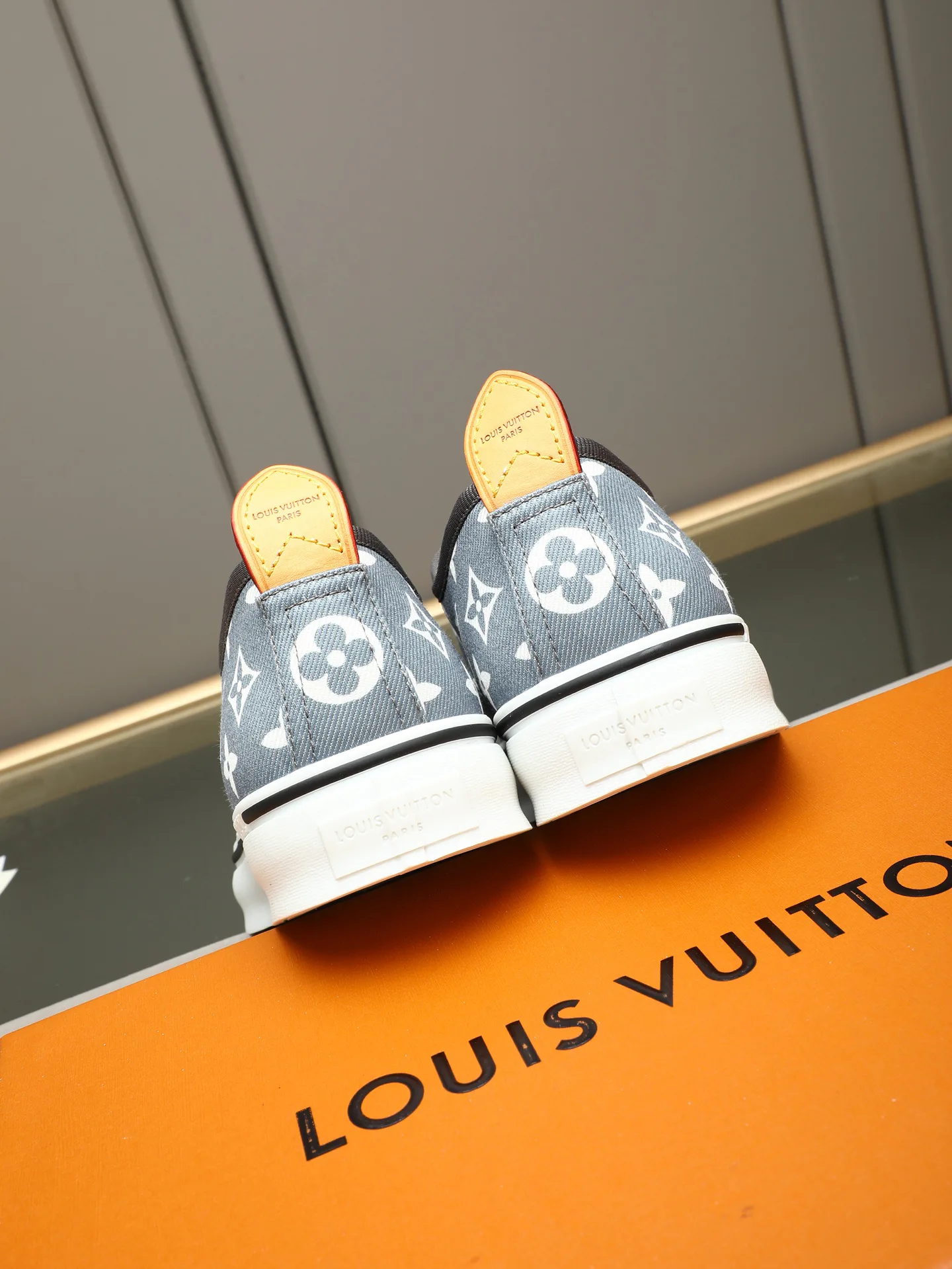 Men's Sneakers LOUIS VUITTON 17947259