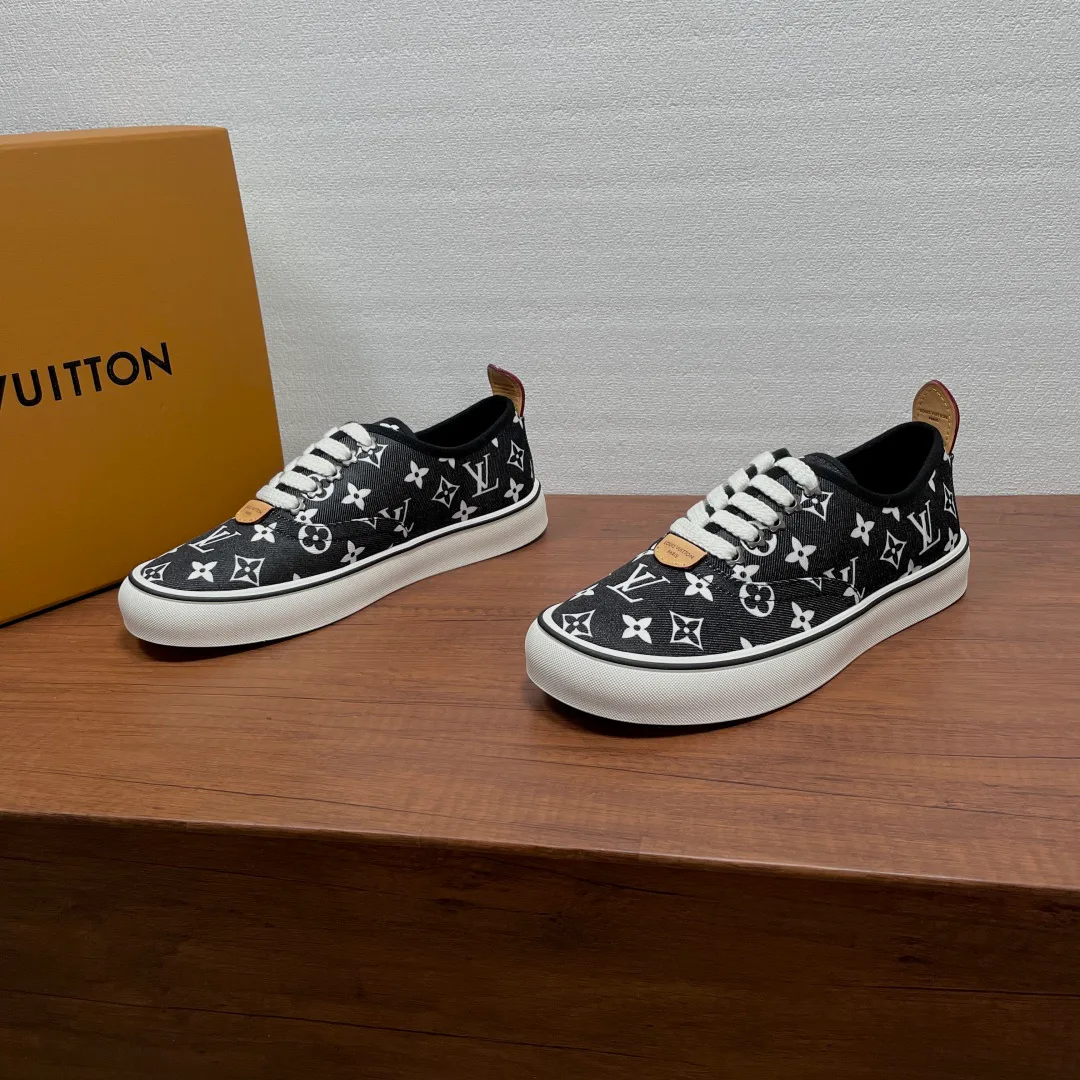Кроссовки Мужские Louis Vuitton 18626472