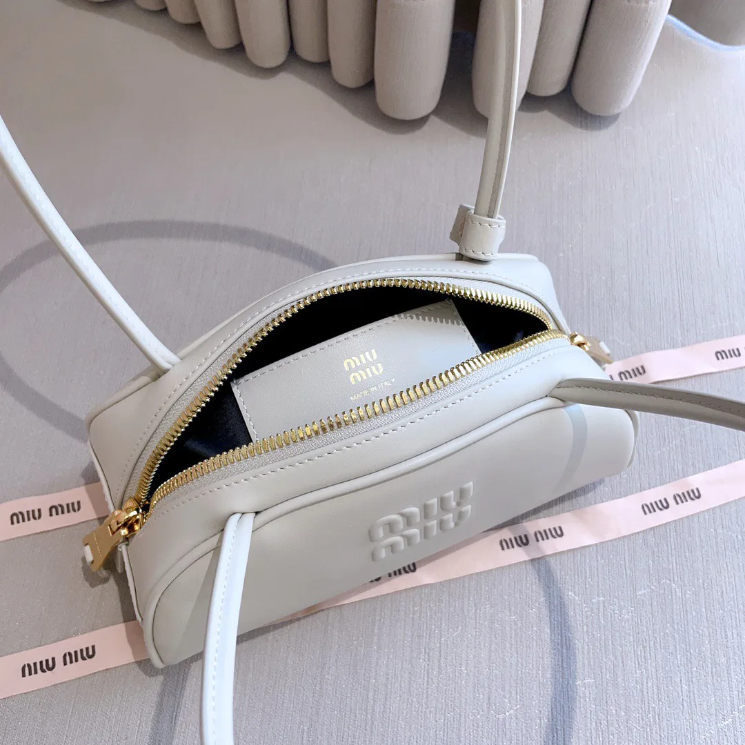 Классические Сумки Женские Miu Miu 18598419