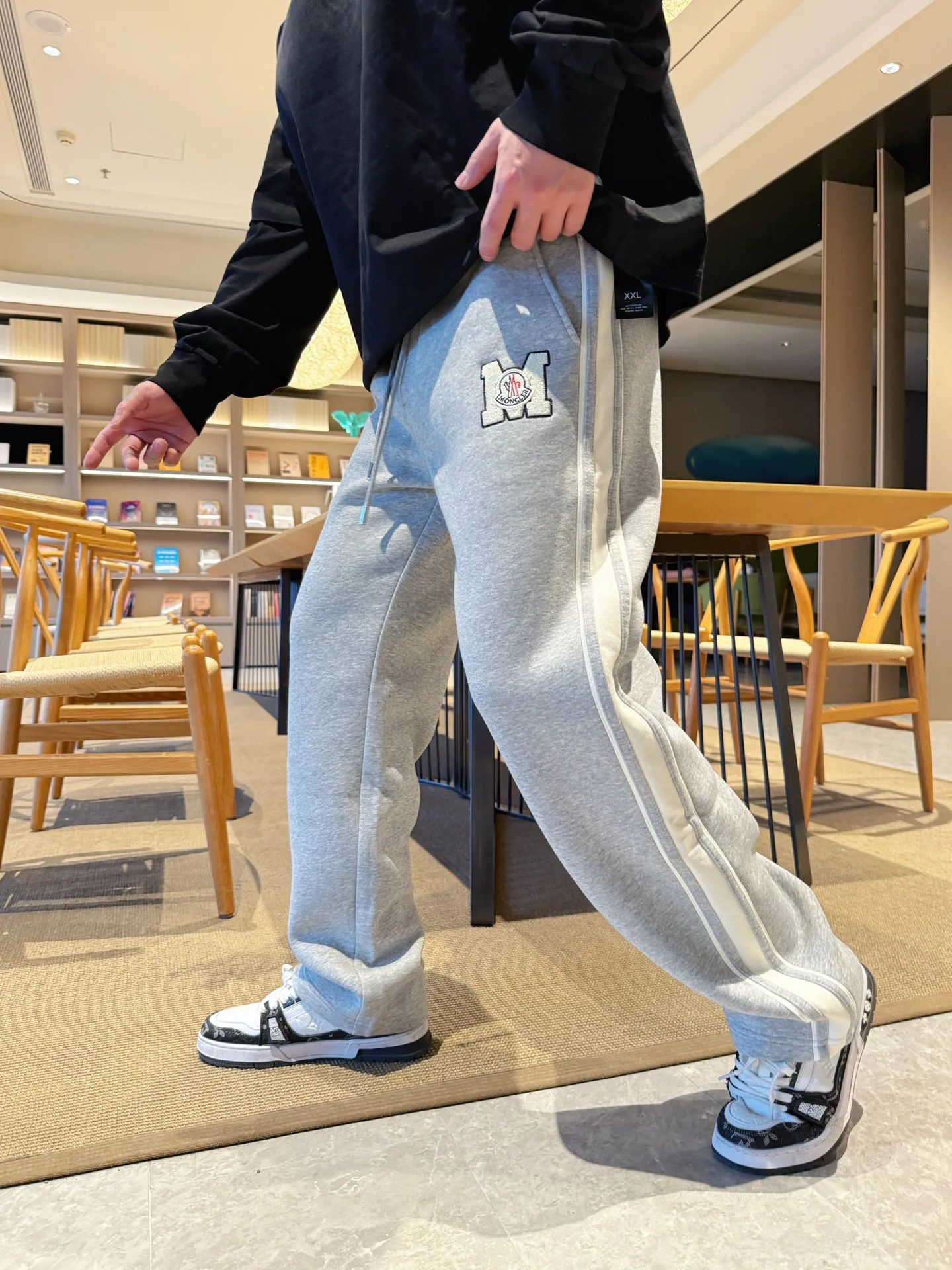Men's Trousers MONCLER 18345835