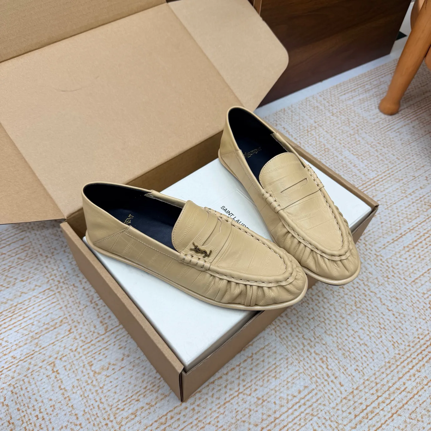 Women's Loafers And Moccasins SAINT LAURENT 18104173