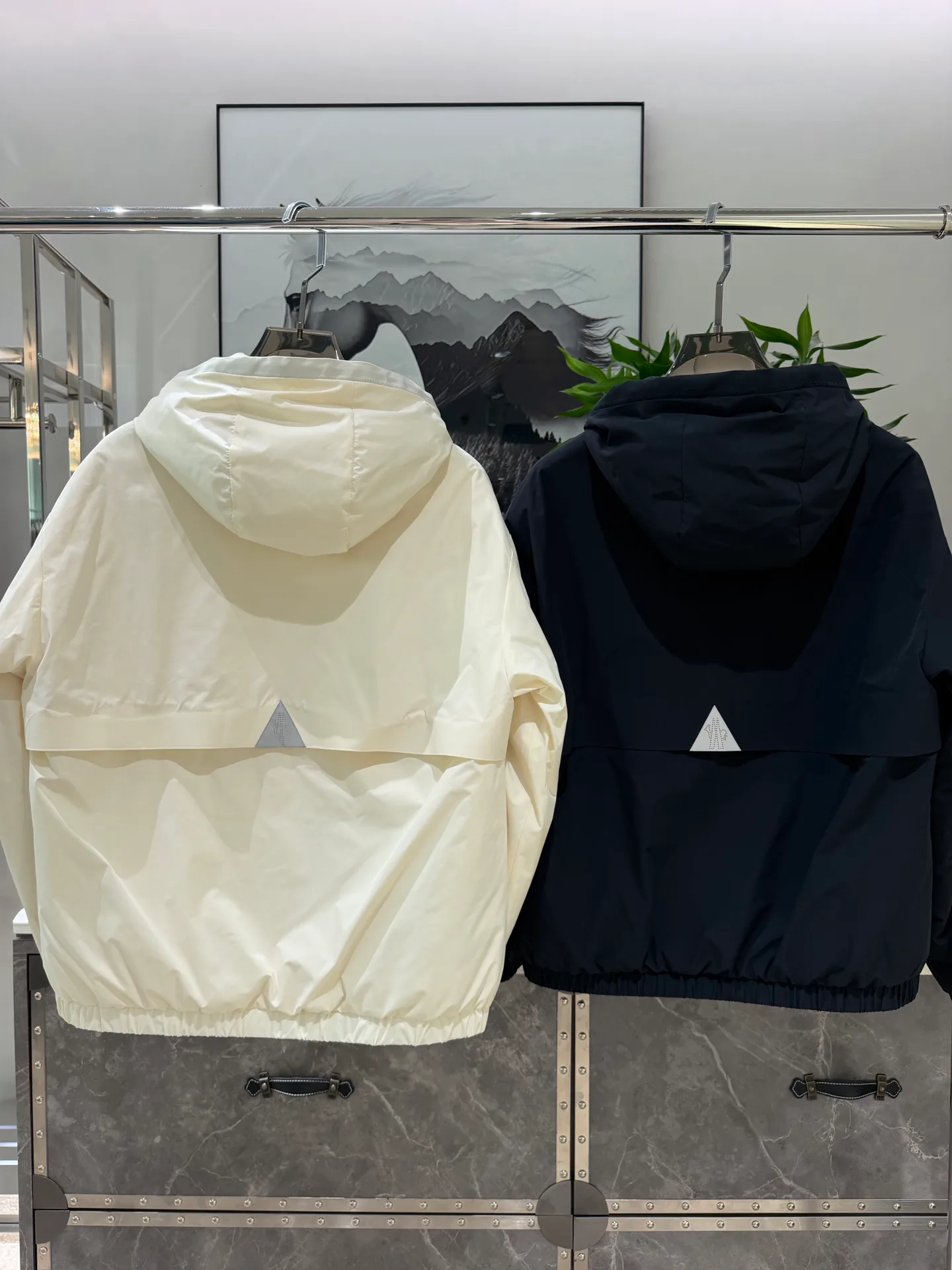 Men's Jackets And Down Jackets MONCLER 18462478