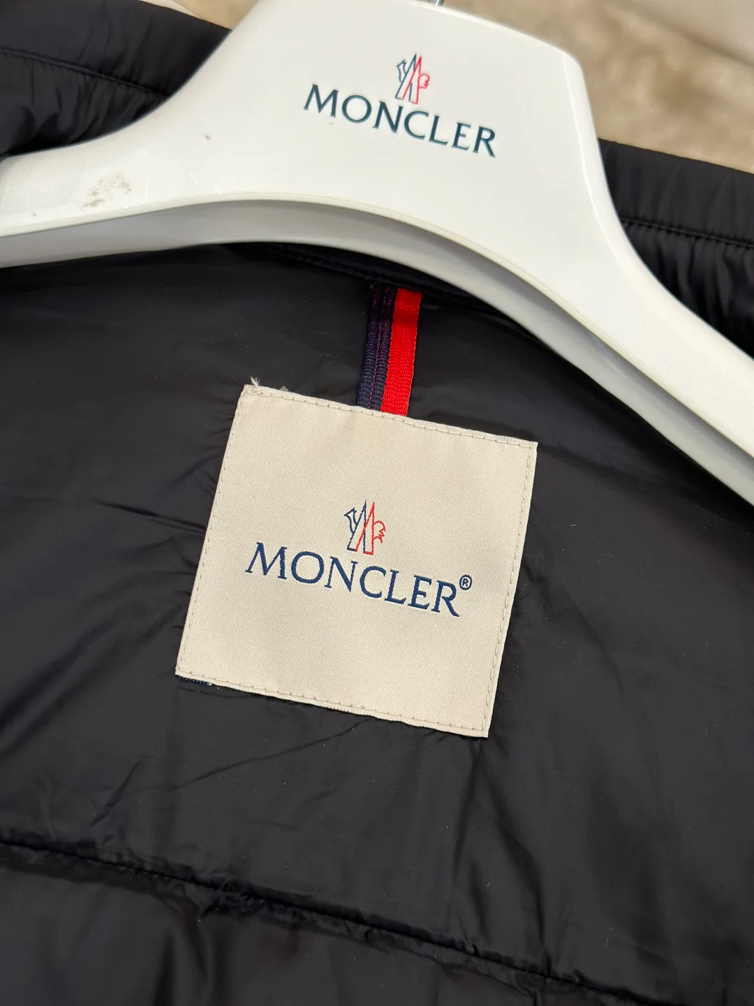 Куртки И Пуховики Мужские Moncler 18558950