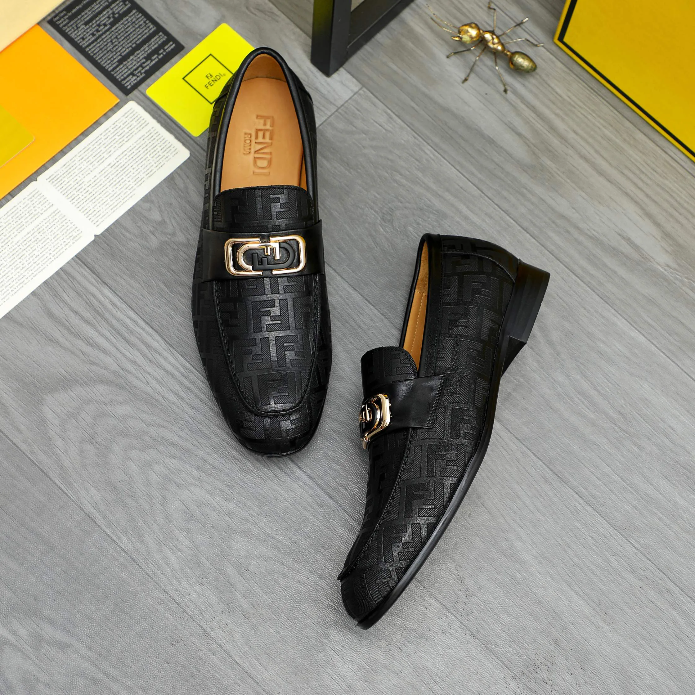 Men's Loafers And Dress Shoes FENDI 18311603