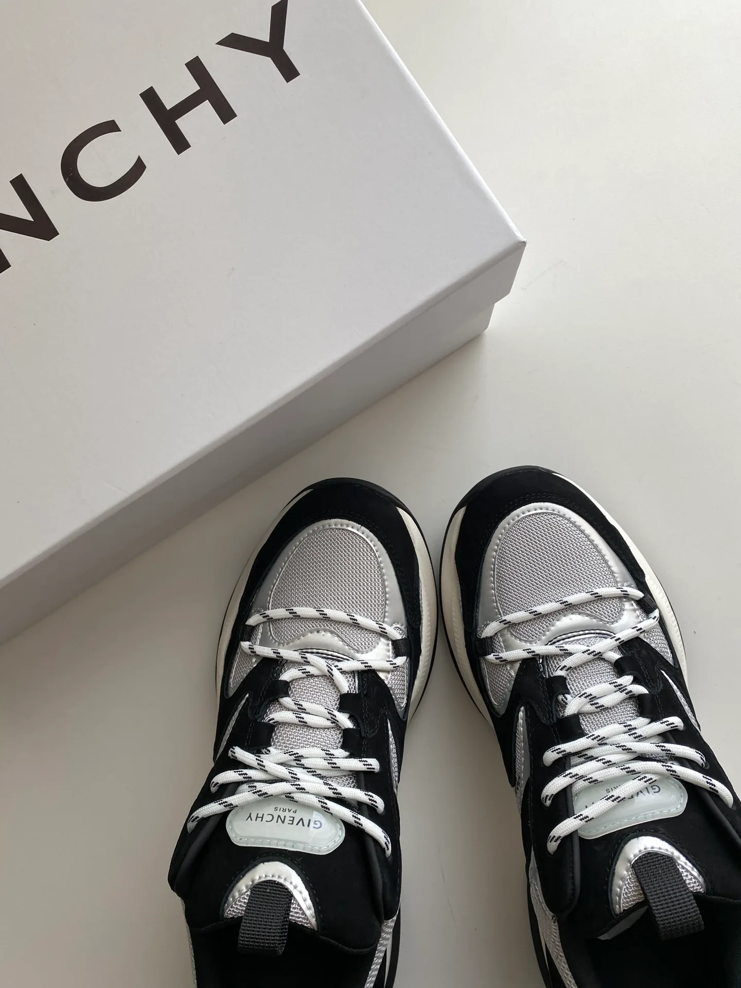 Men's Sneakers GIVENCHY 18417386