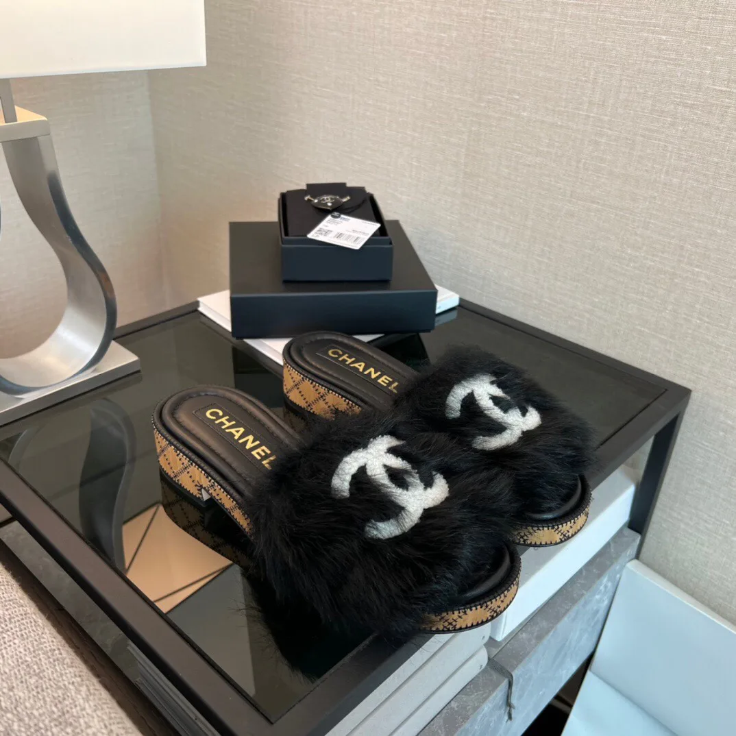 Women's Slippers CHANEL 18549719