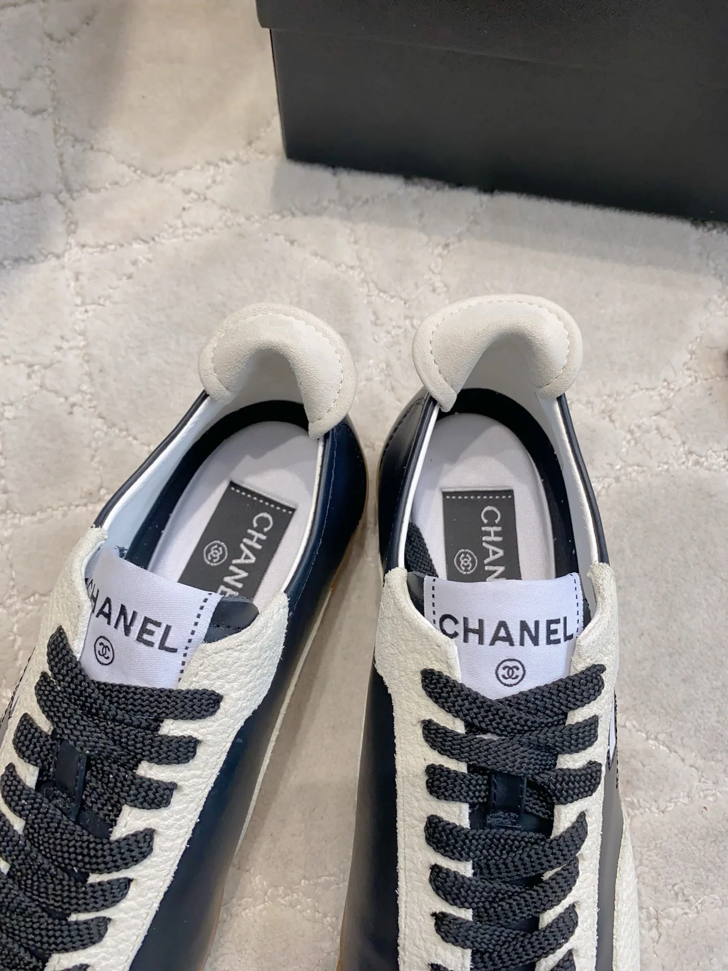 Women's Sneakers CHANEL 18003952