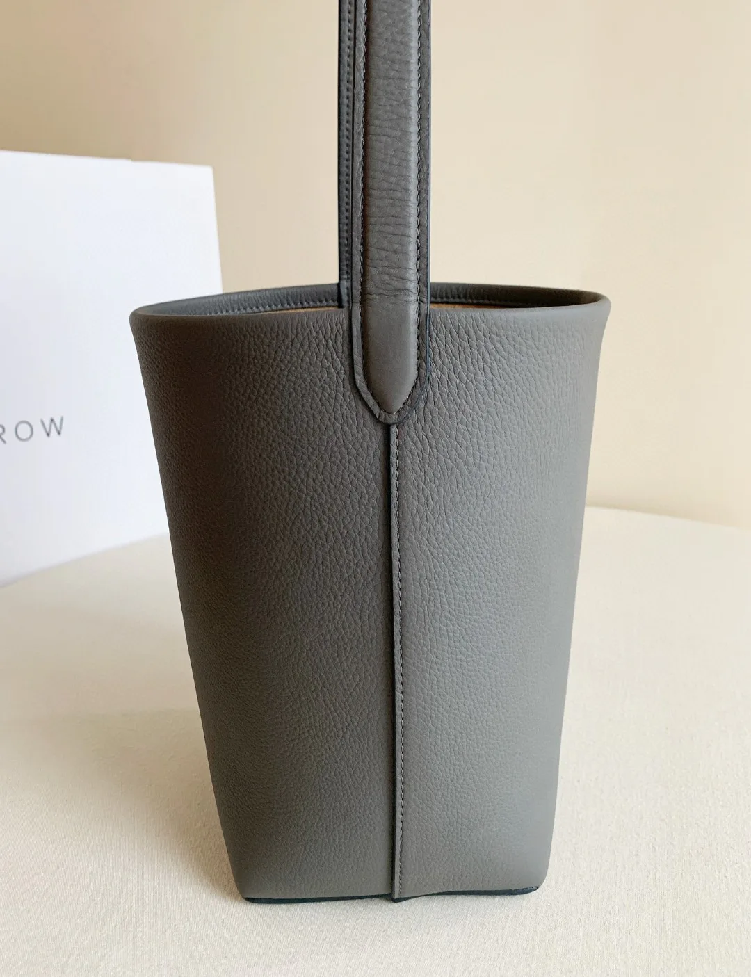 Women's Classic Handbags THE ROW 18070666