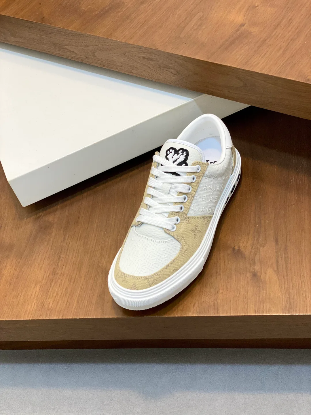 Men's Sneakers LOUIS VUITTON 17934209