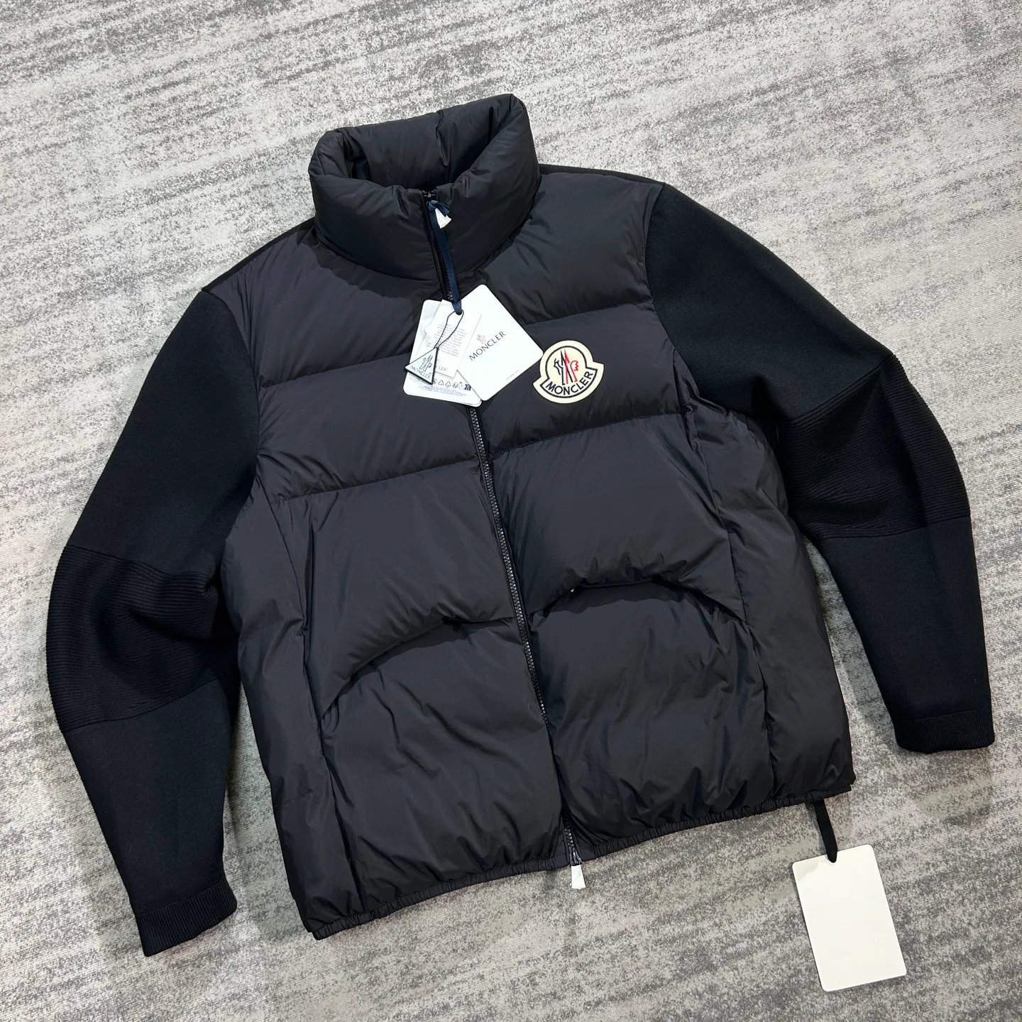 Women's Jackets And Down Jackets MONCLER 18134219