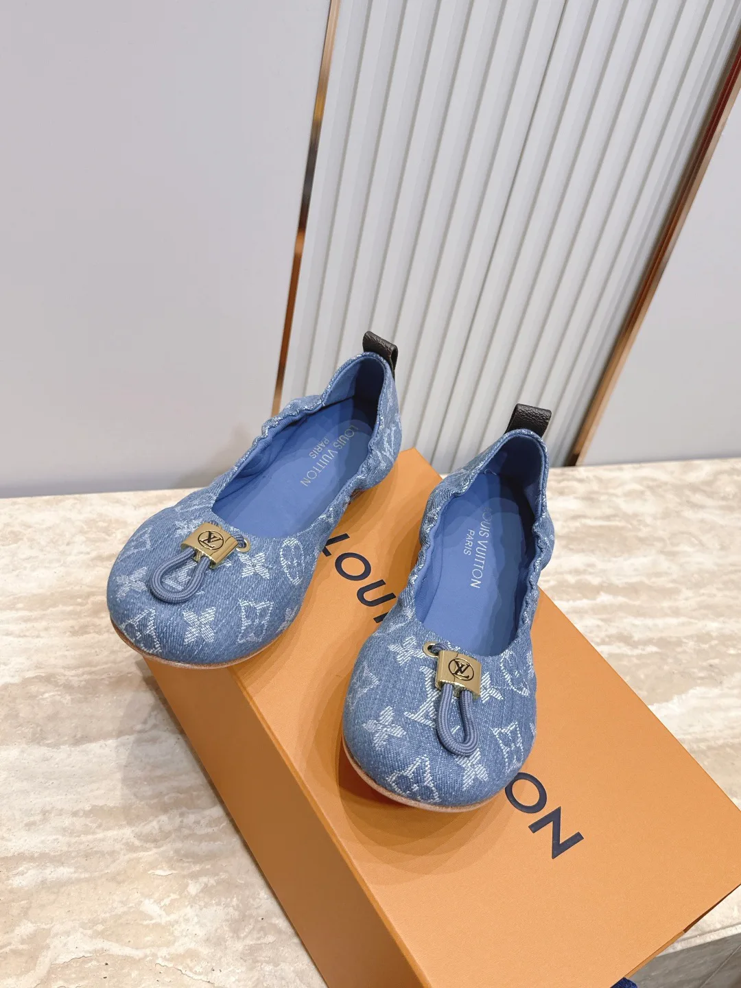 Women's Ballet Flats LOUIS VUITTON 17178356