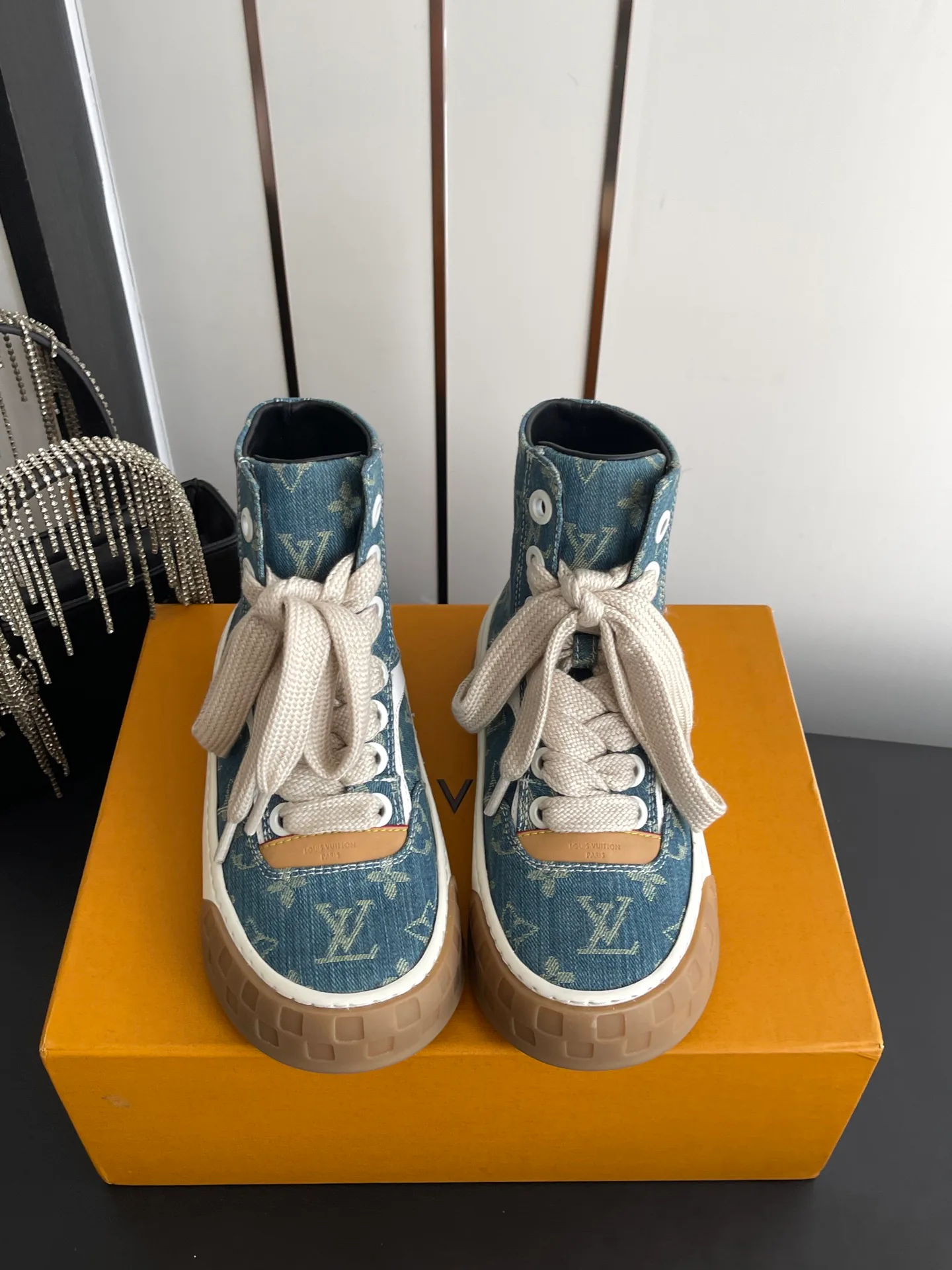 Women's Sneakers LOUIS VUITTON 17673242