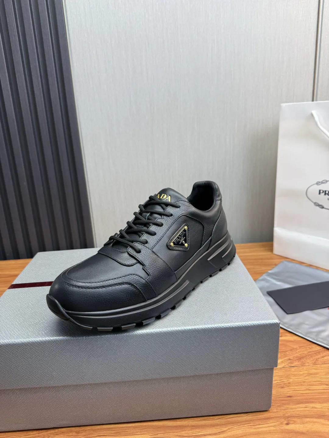 Men's Sneakers PRADA 18039813