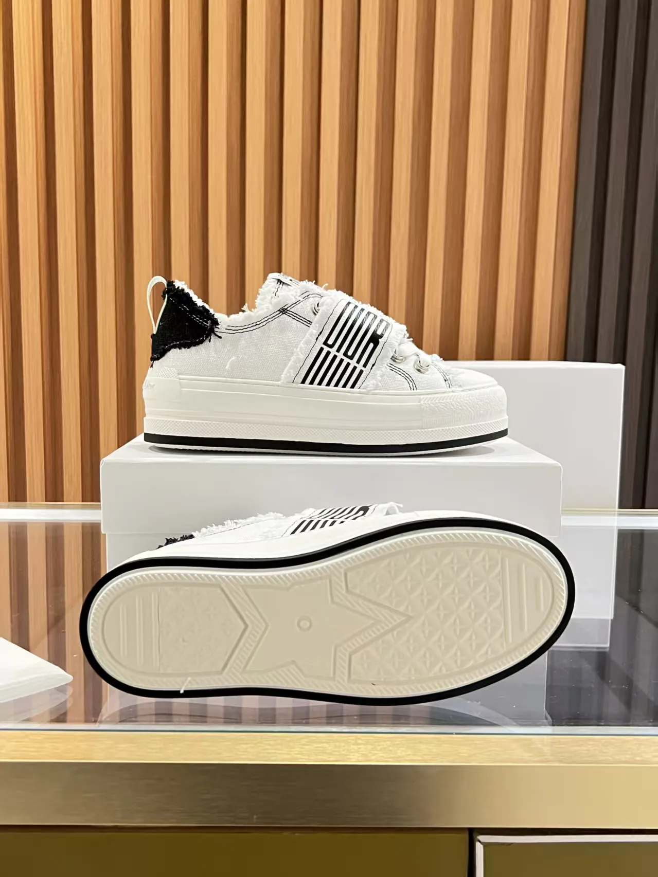 Women's Sneakers CHRISTIAN DIOR 18311537