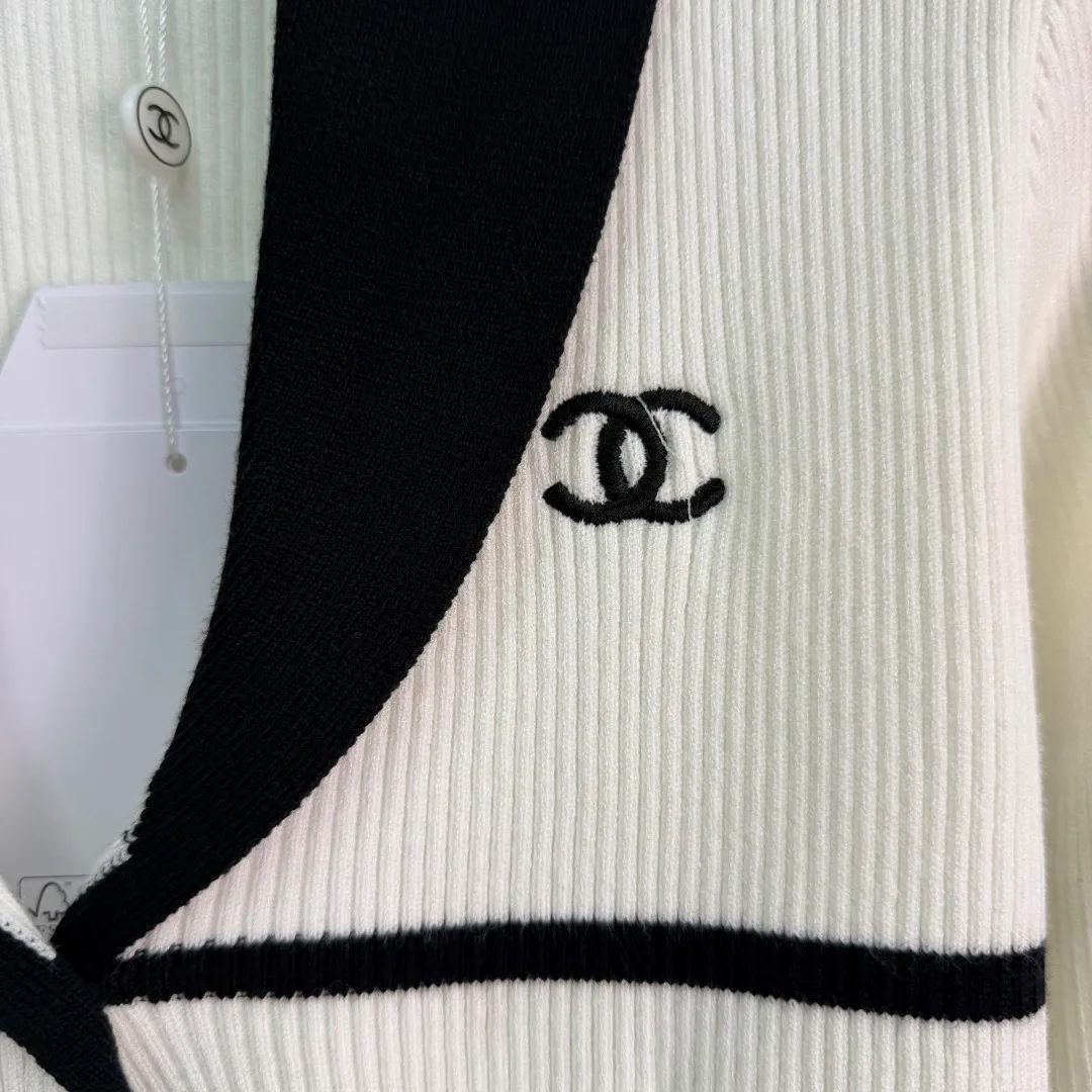 Women's Jumpers And Sweaters CHANEL 18553008