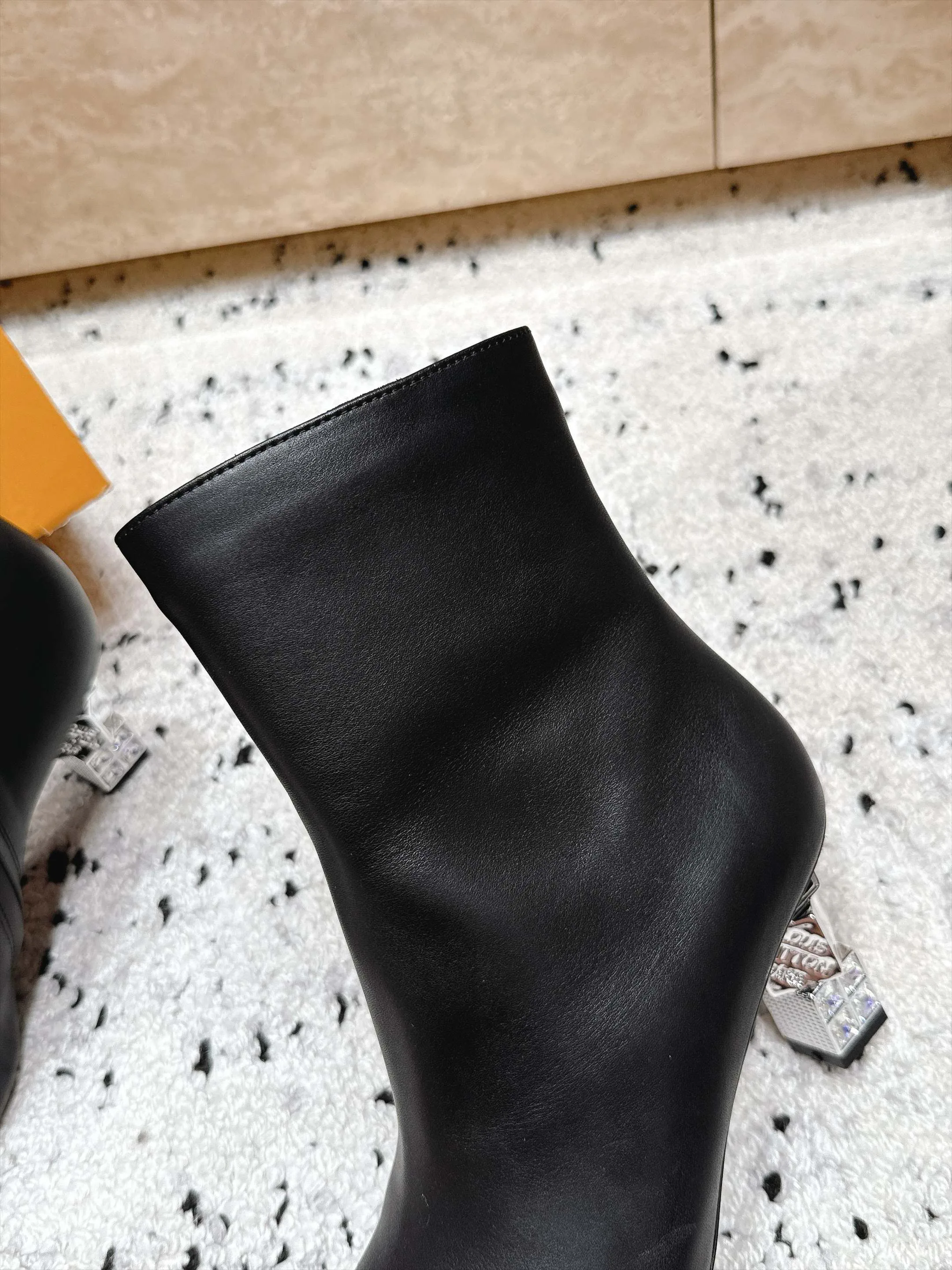 Women's Booties LOUIS VUITTON 18492503