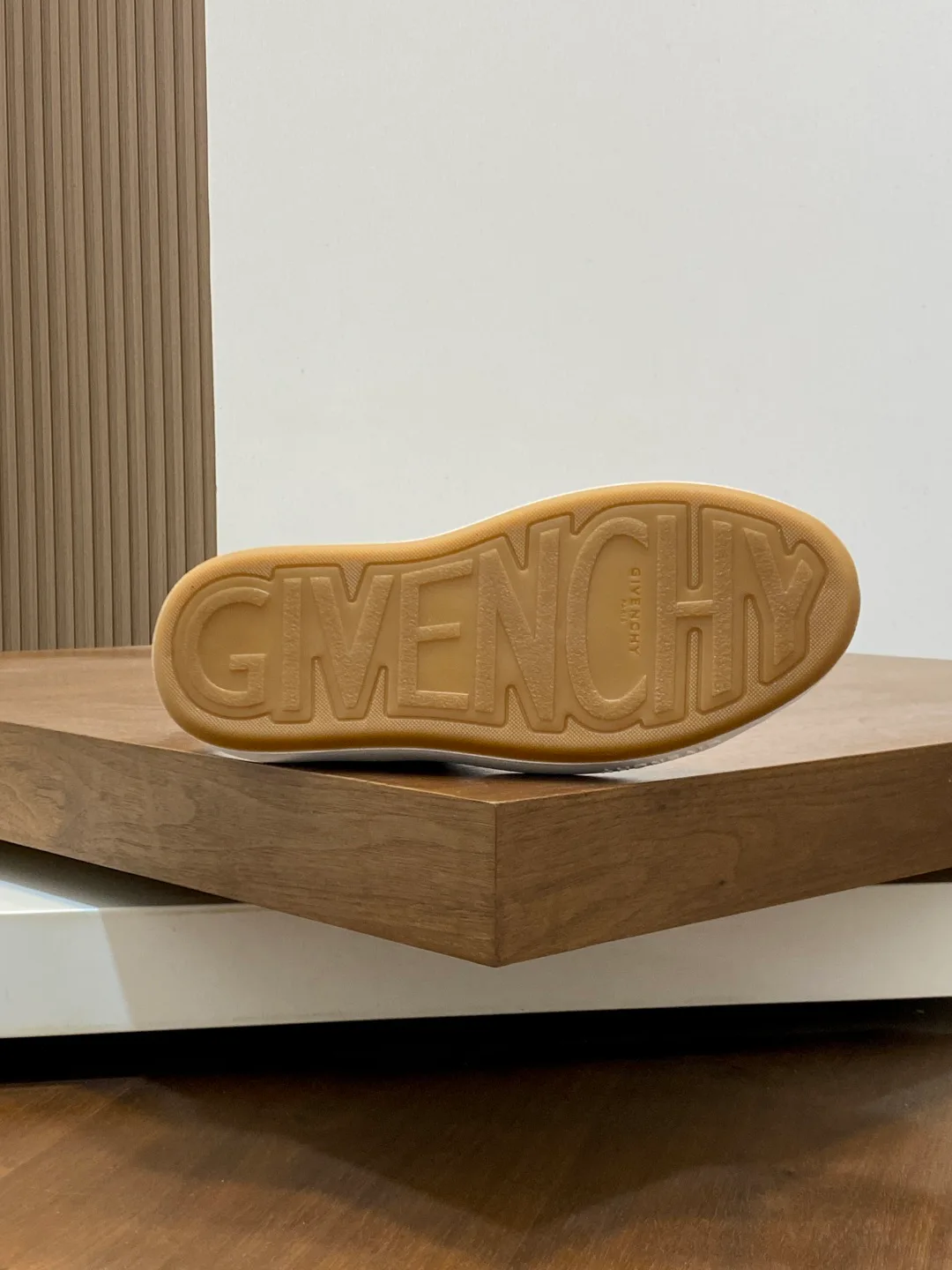 Men's Sneakers GIVENCHY 18449136