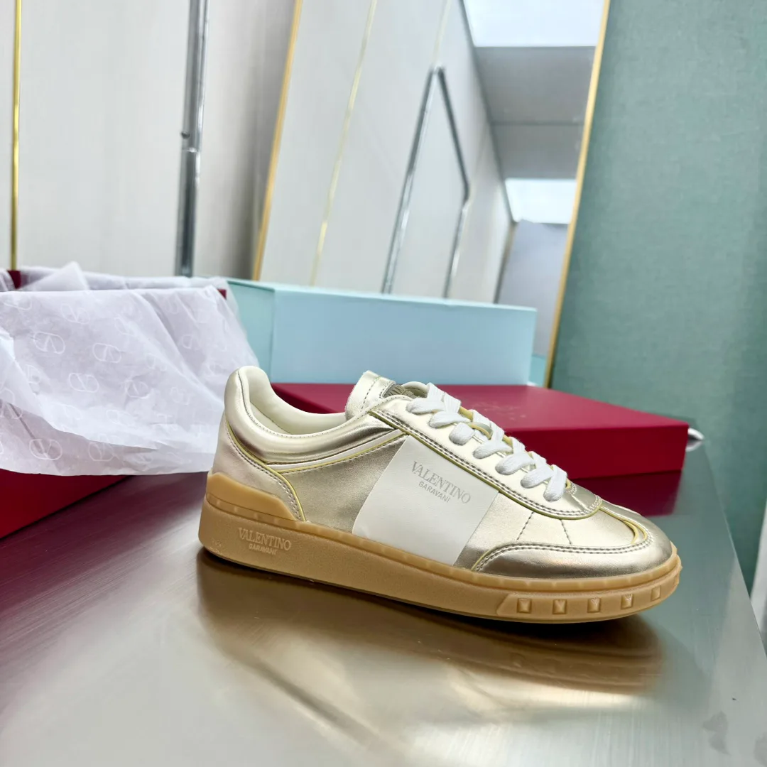 Women's Sneakers VALENTINO 17955030