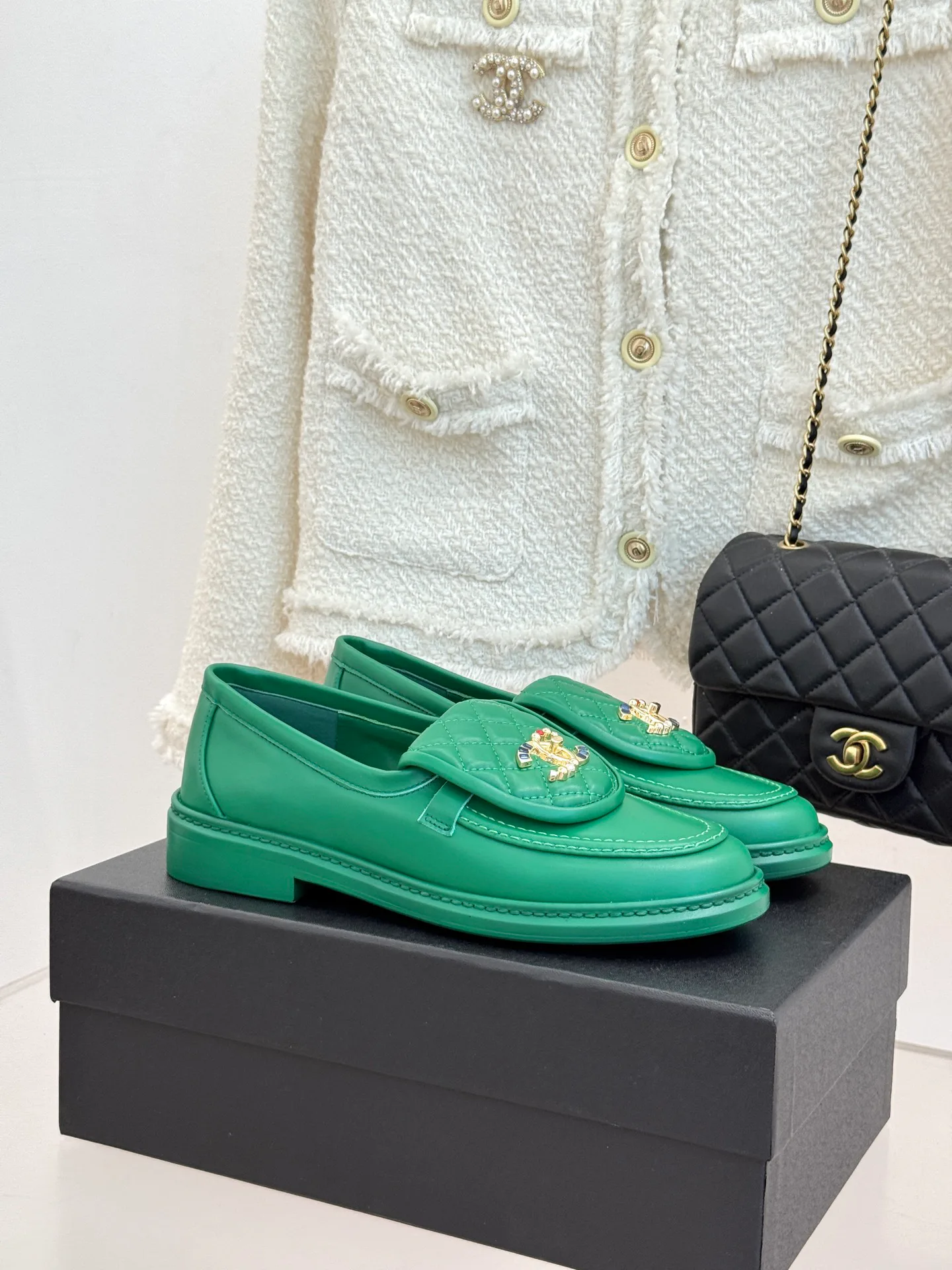 Women's Loafers And Moccasins CHANEL 17336061