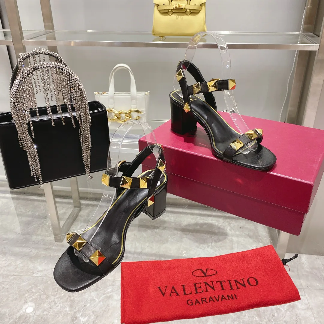 Women's Open-Toe Sandals VALENTINO 17956834