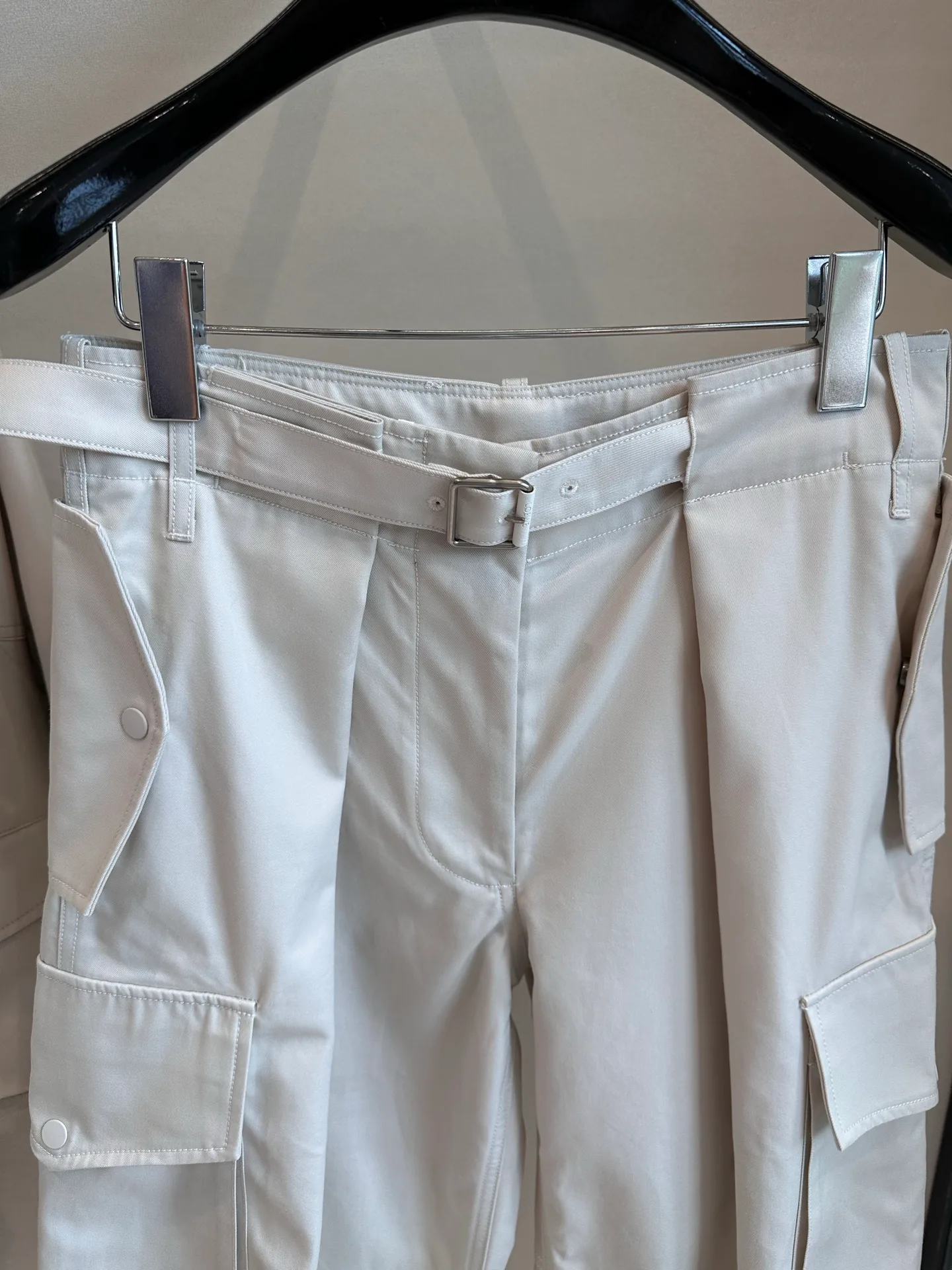 Women's Trousers LOEWE 18277336