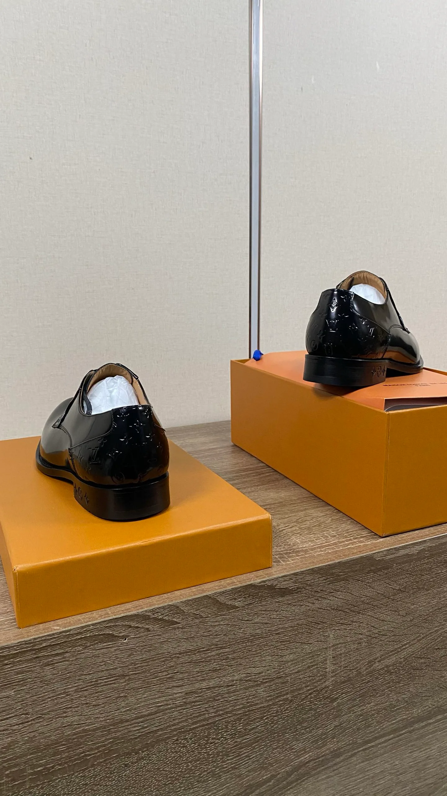 Men's Loafers And Dress Shoes LOUIS VUITTON 18078676
