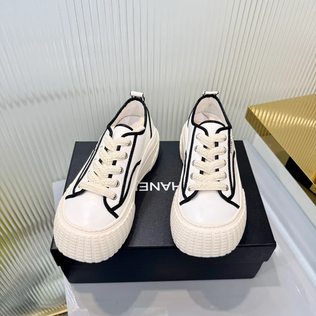 Women's Sneakers CHANEL 18366991