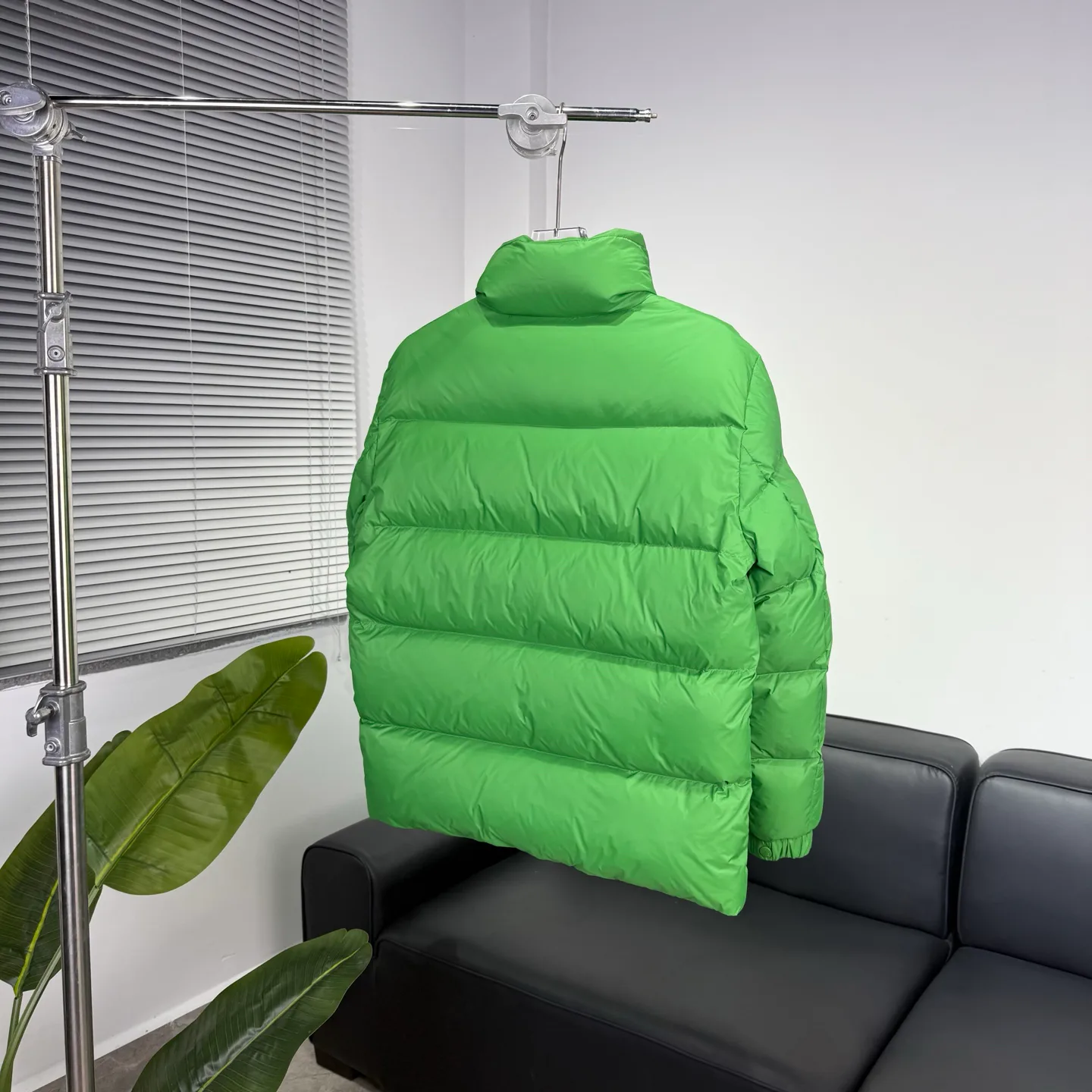 Women's Jackets And Down Jackets MONCLER 18415638