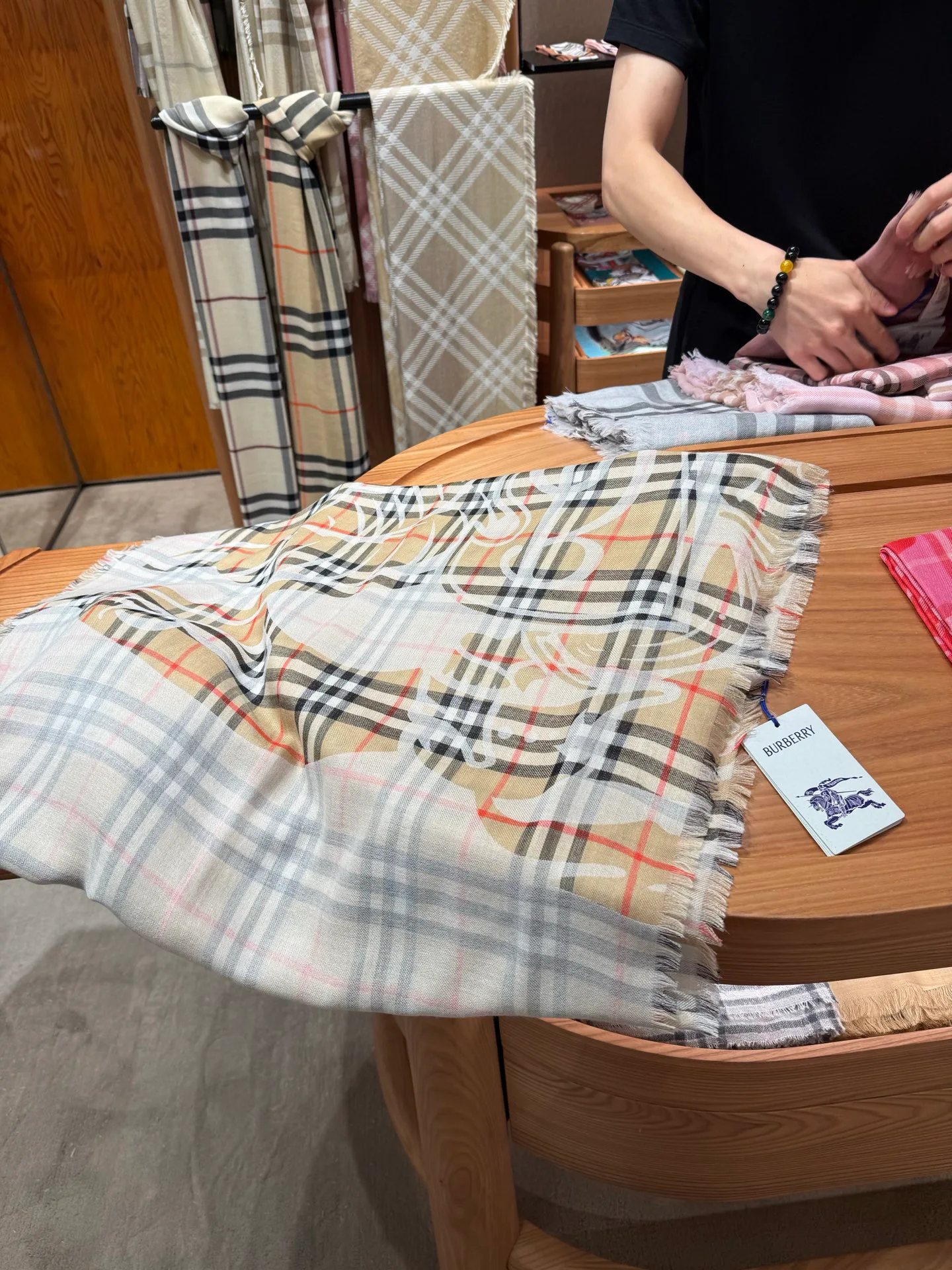 Scarves BURBERRY 18093310