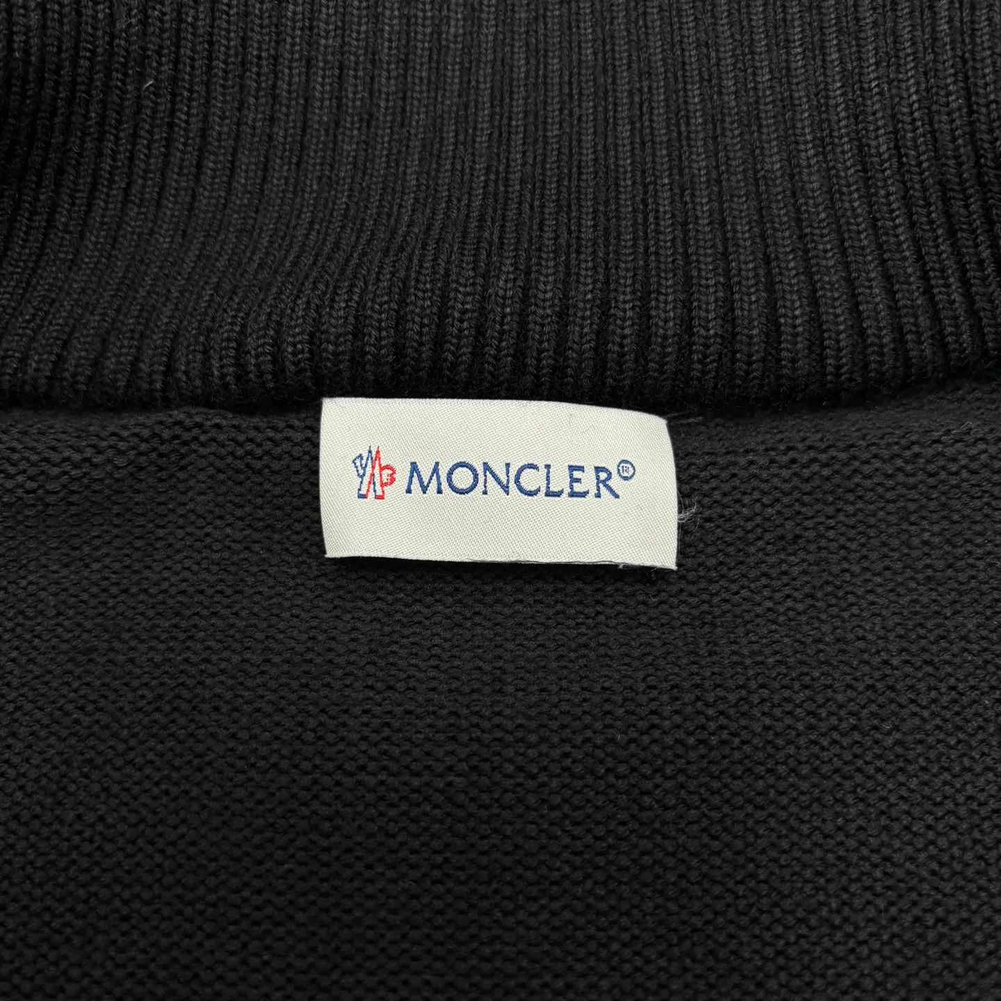Women's Jackets And Down Jackets MONCLER 18386602