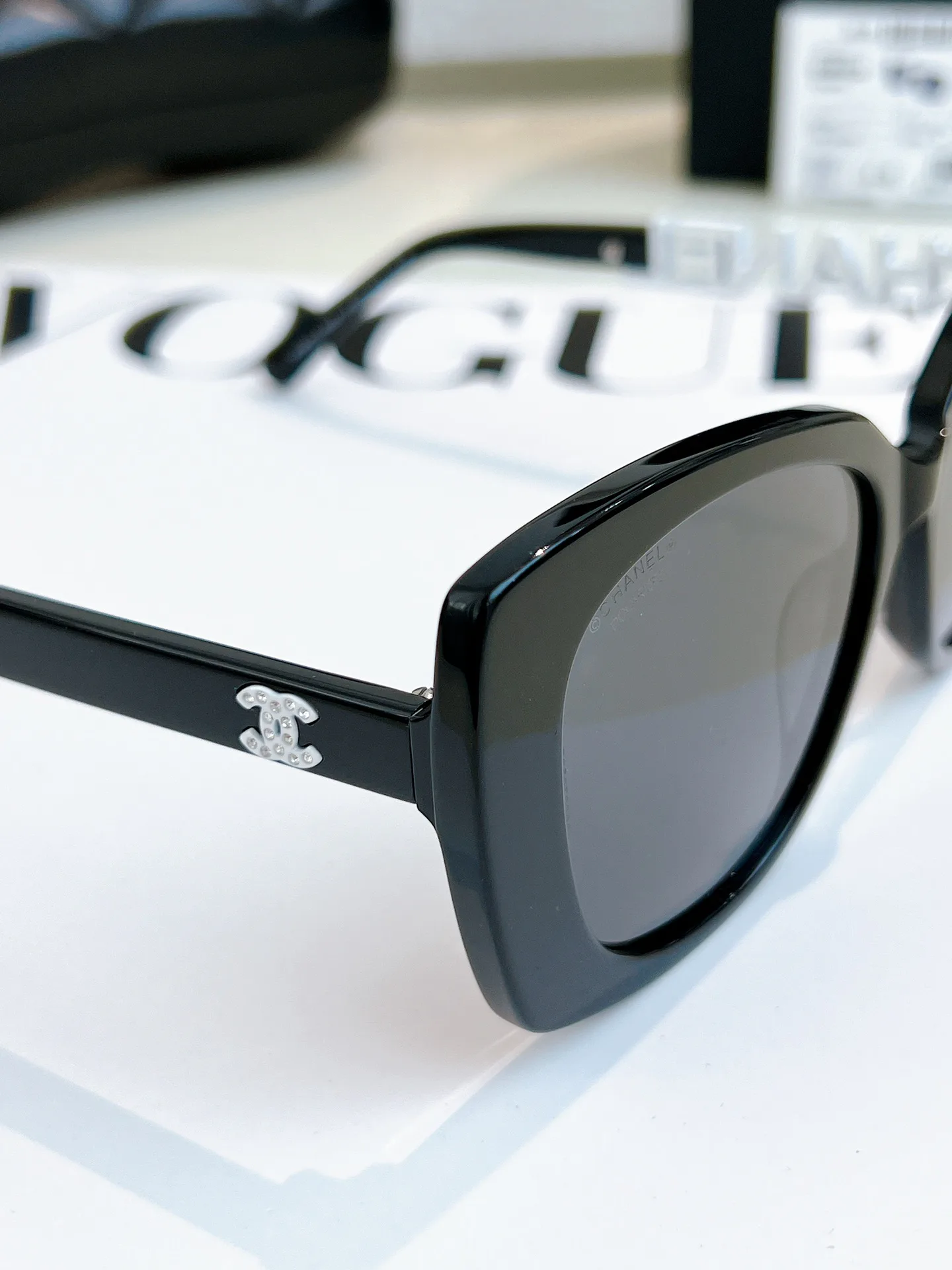 Glasses CHANEL 17366521