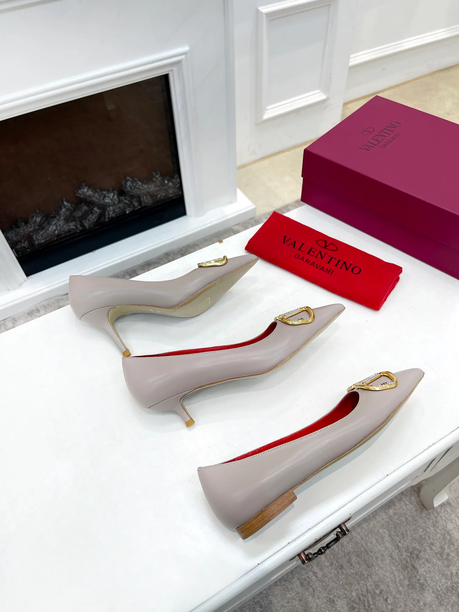 Women's Heels VALENTINO 17956839