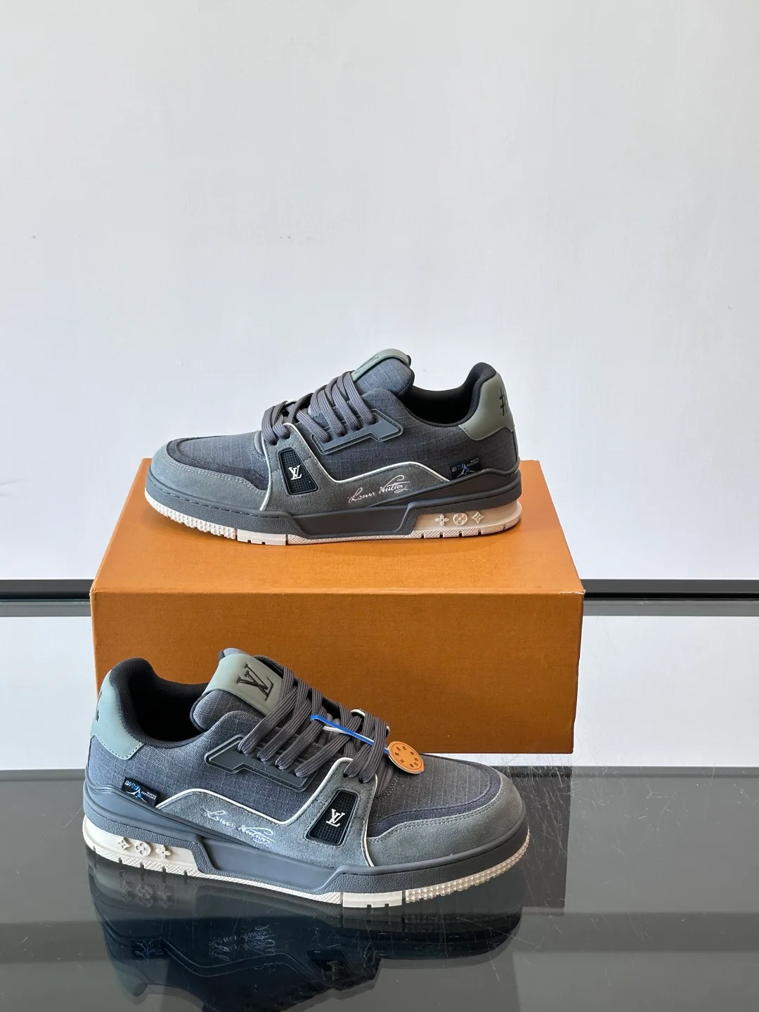 Men's Sneakers LOUIS VUITTON 17604276