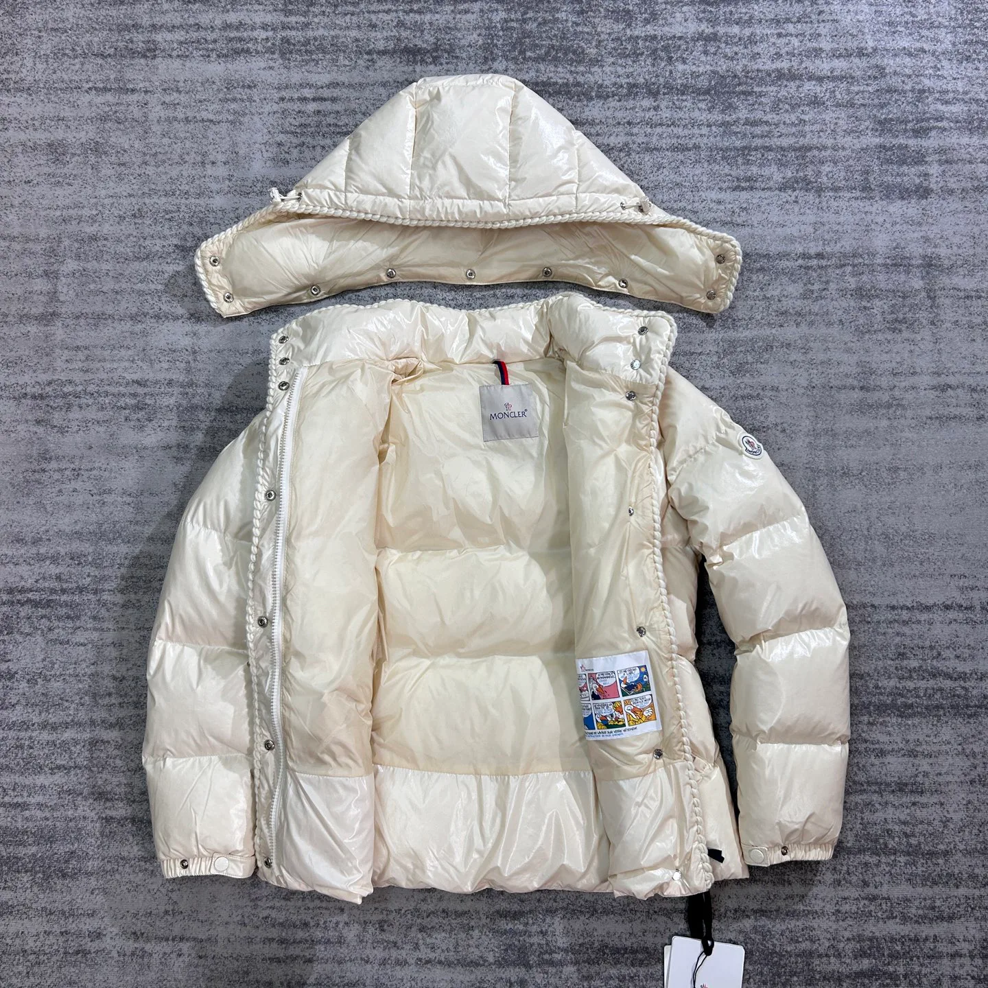Women's Jackets And Down Jackets MONCLER 18134536