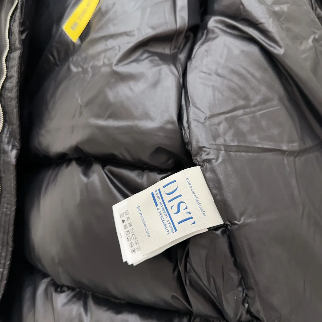 Куртки И Пуховики Мужские Moncler 18581641