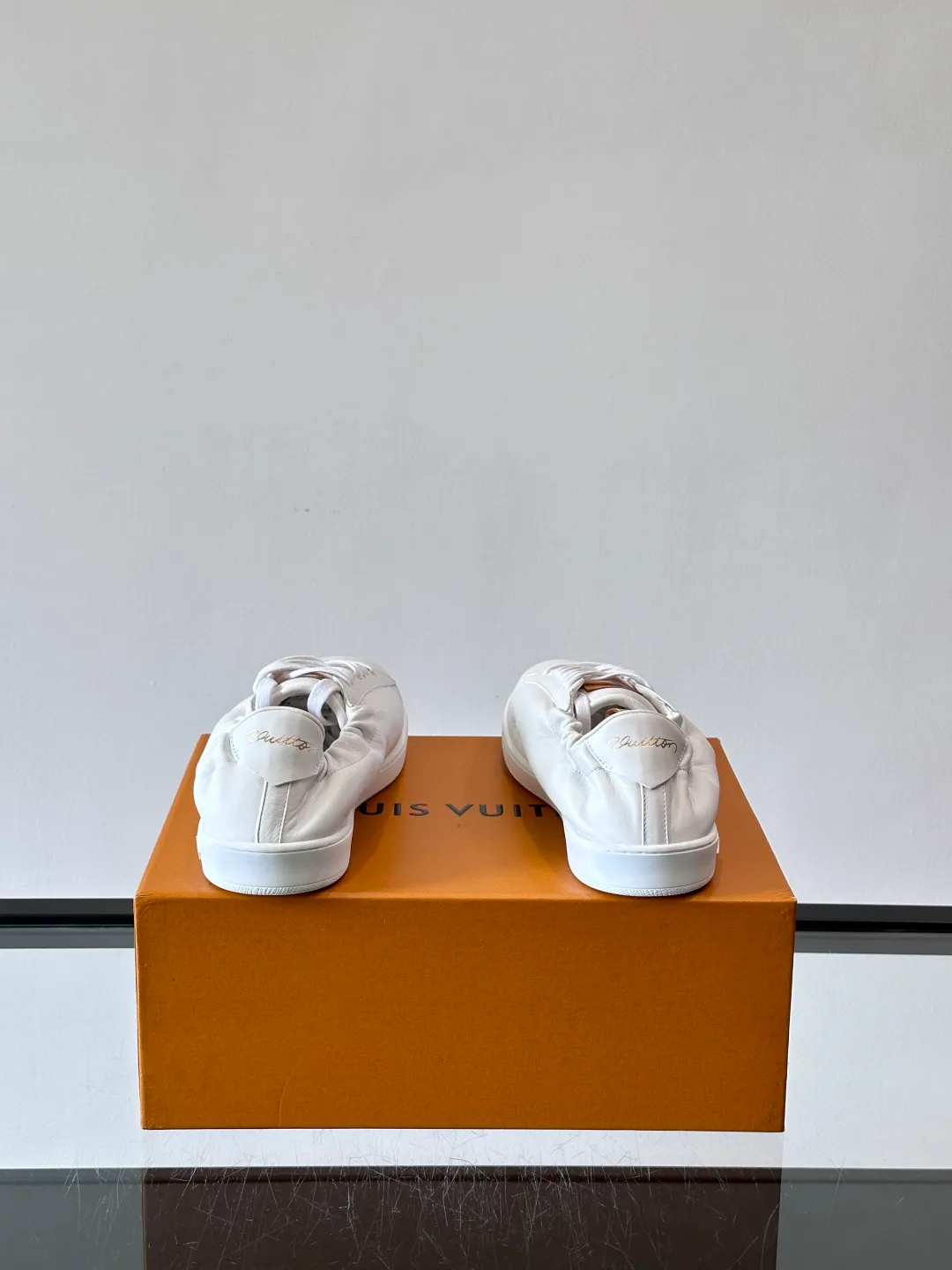 Men's Sneakers LOUIS VUITTON 18263693