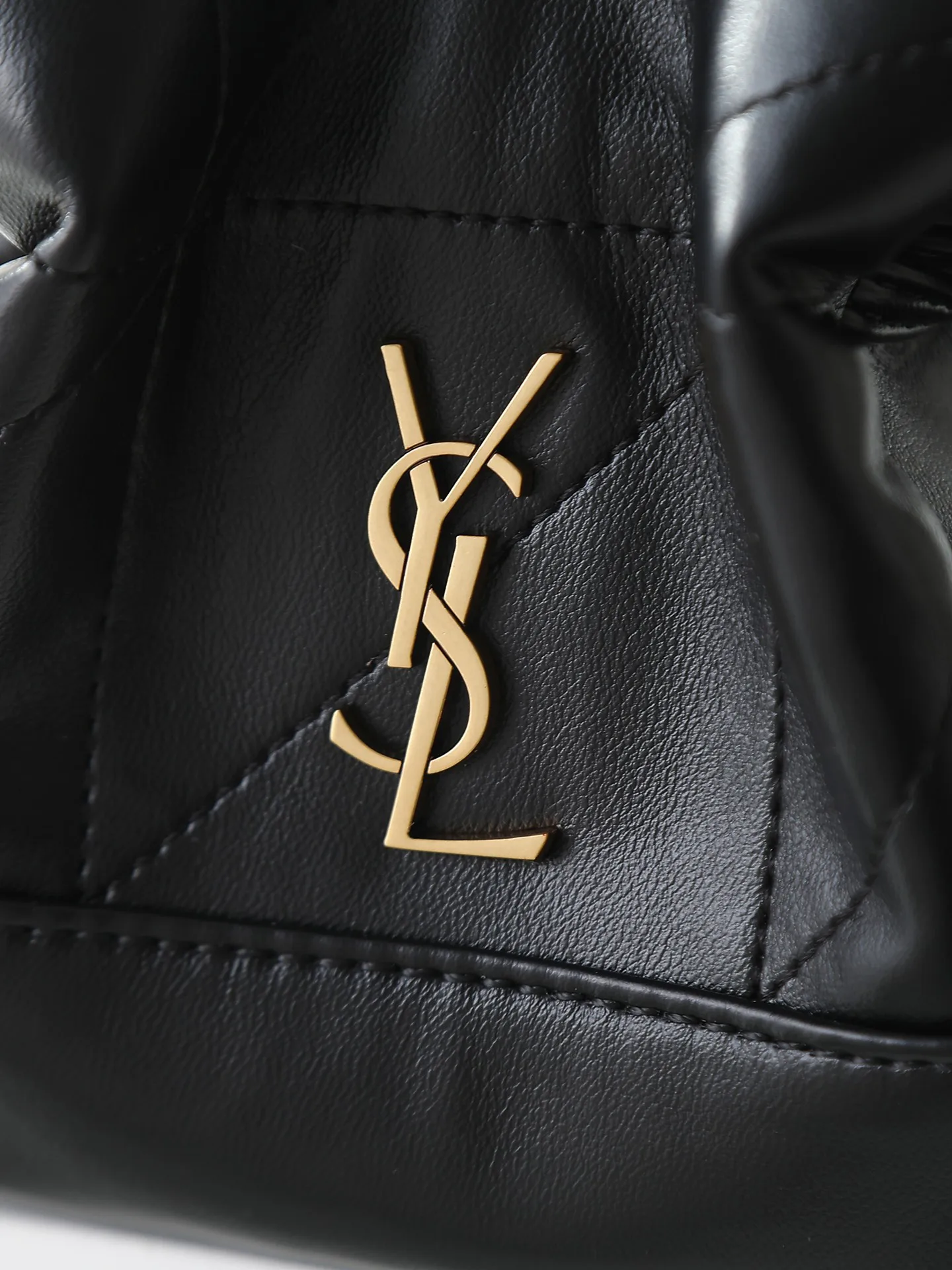 Women's Classic Handbags SAINT LAURENT 18005137
