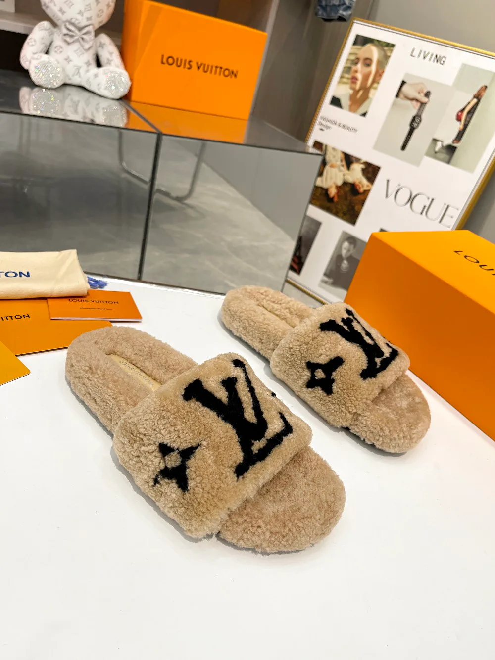 Women's Slippers LOUIS VUITTON 18366829