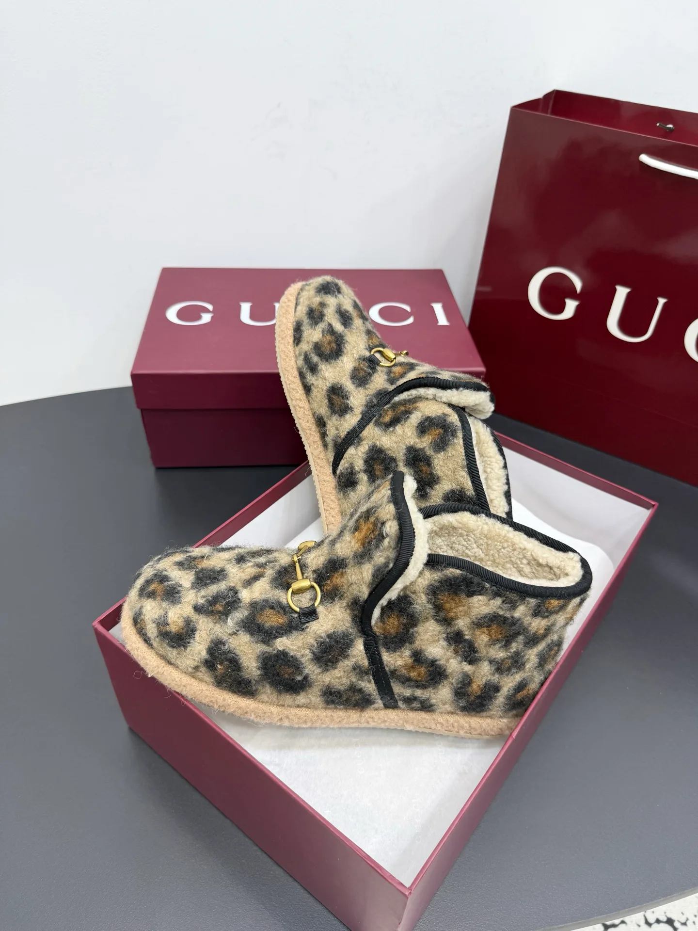 Women's Ugg Boots GUCCI 18393444