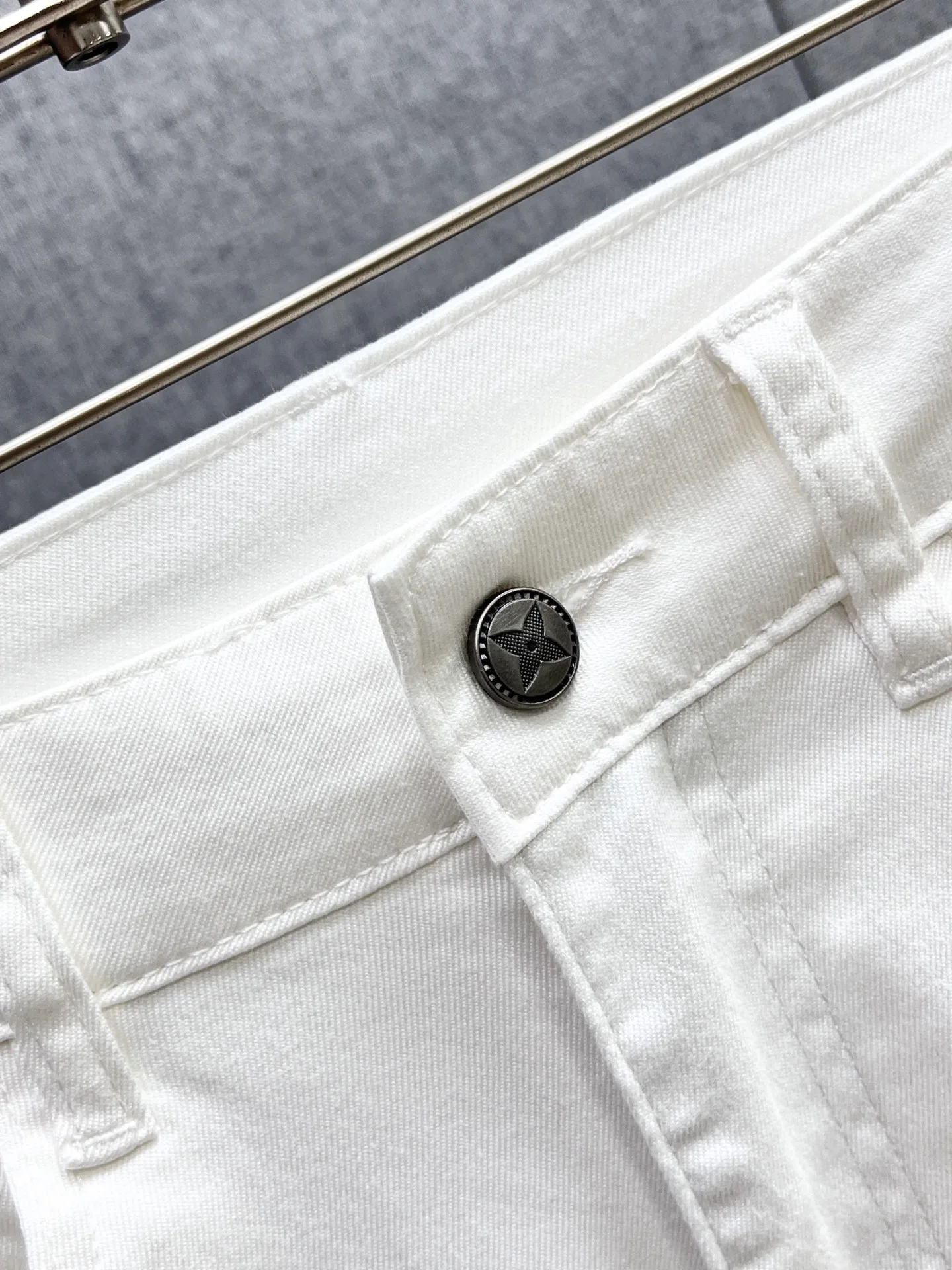 Men's Jeans LOUIS VUITTON 18097902