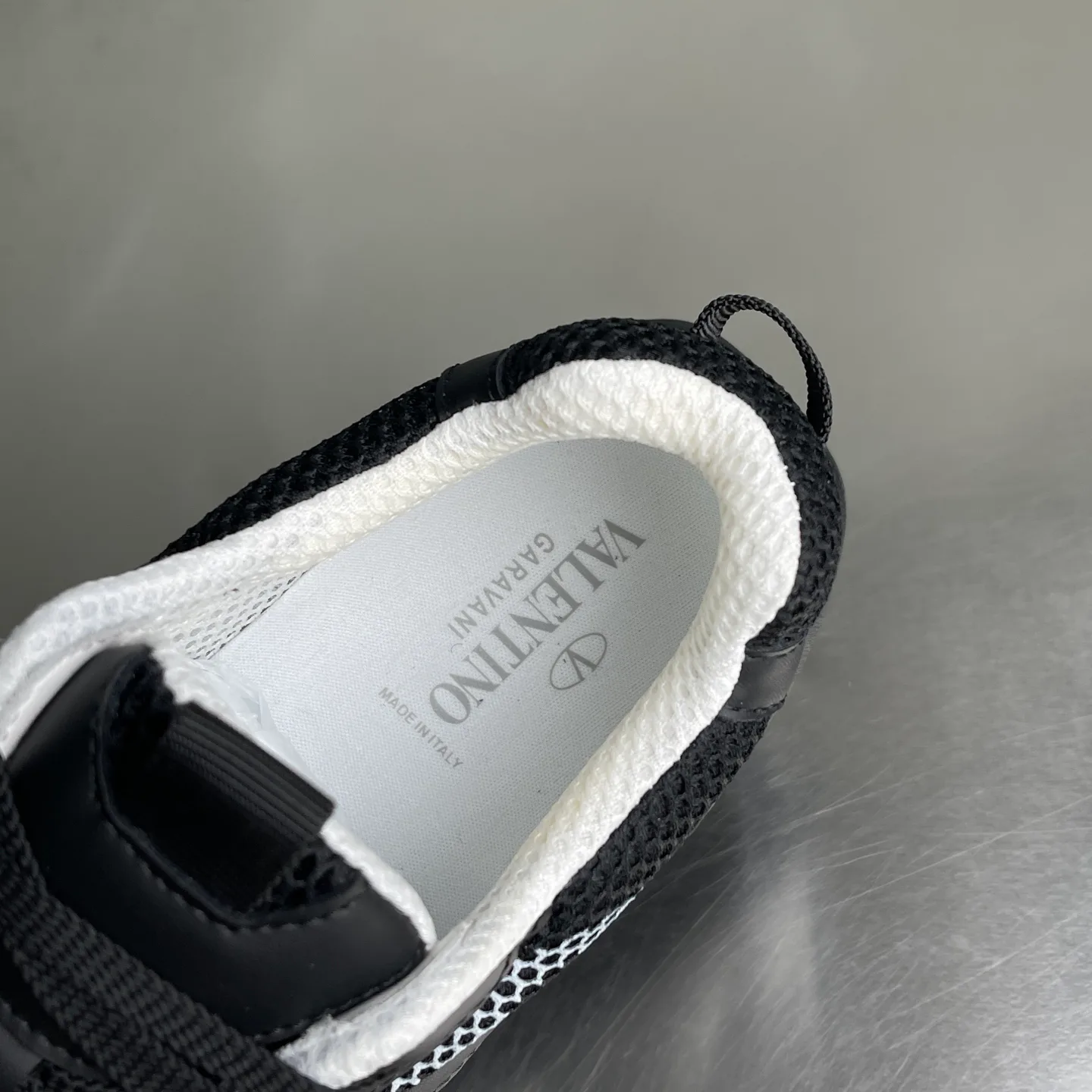 Men's Sneakers VALENTINO 16967129